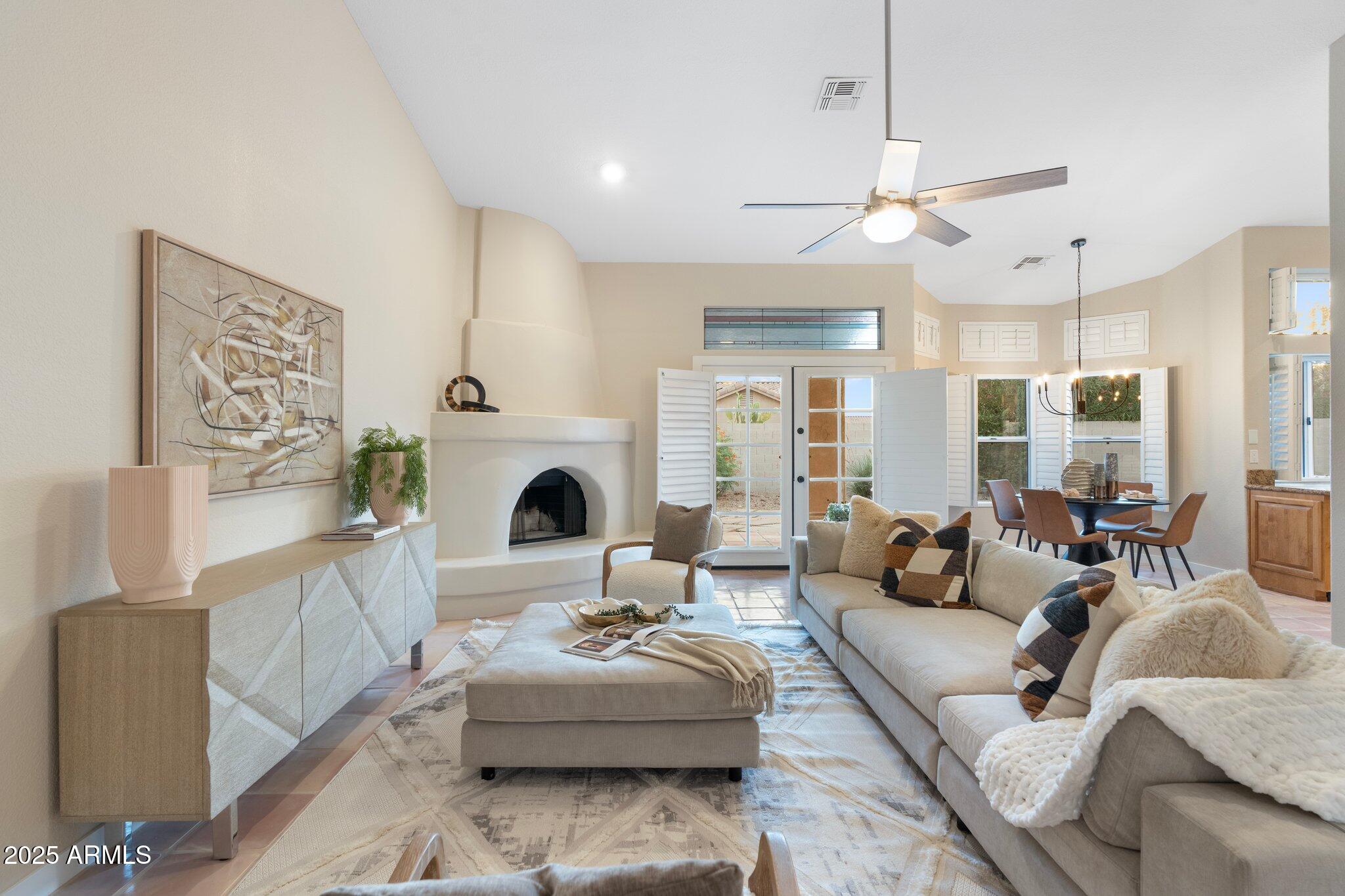 4914 E WINDSTONE Trail