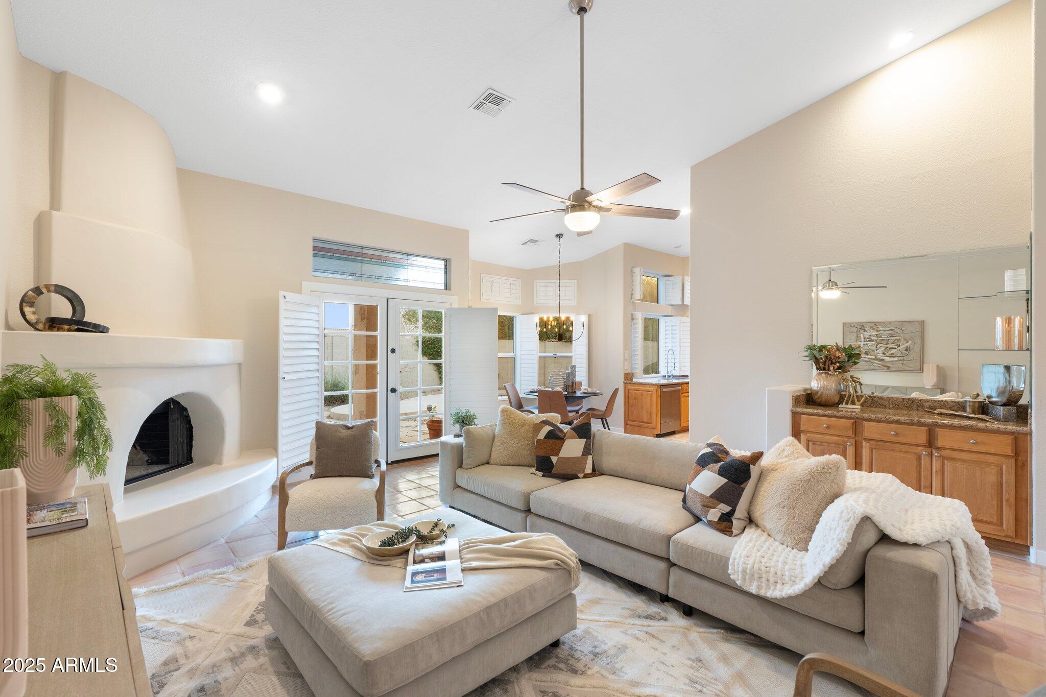 4914 E WINDSTONE Trail