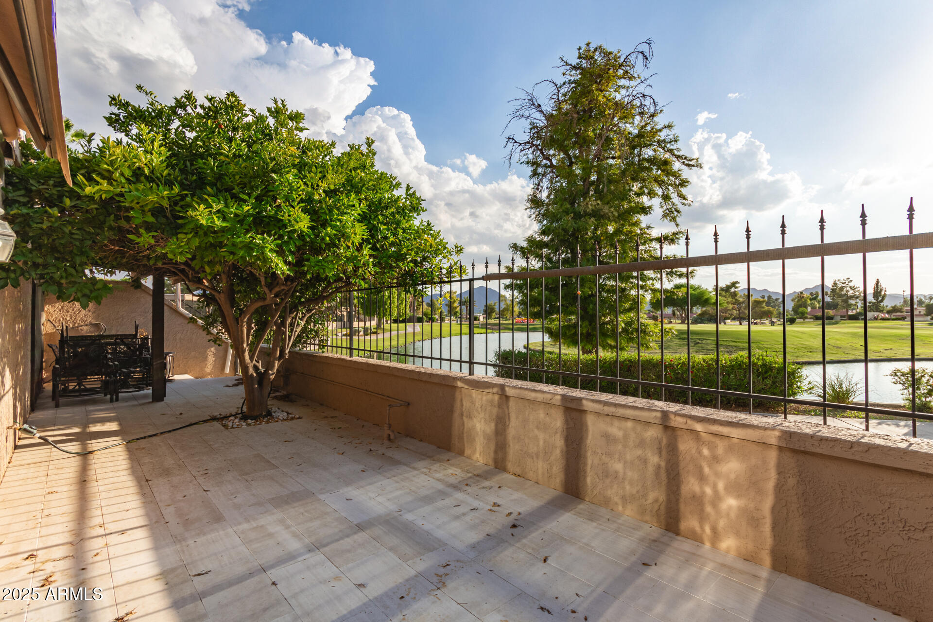 7542 N VIA CAMELLO DEL SUR