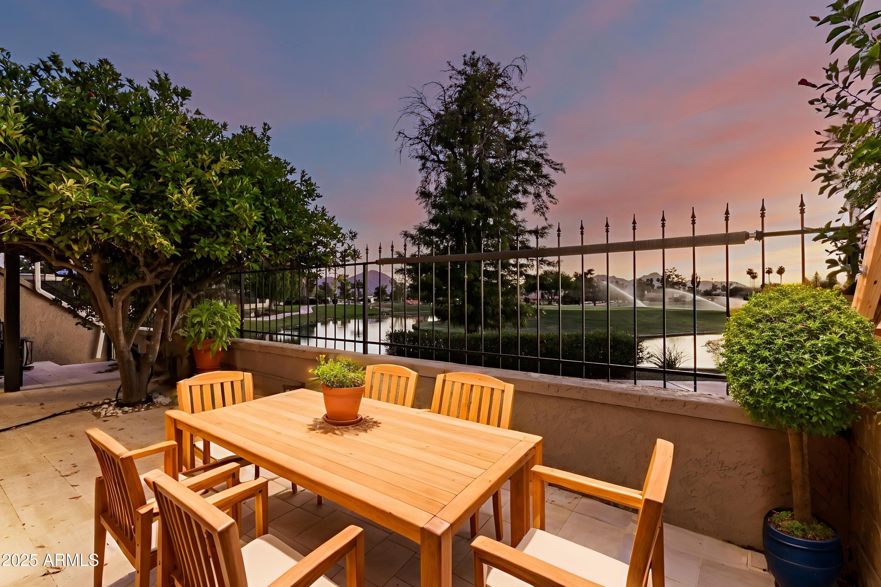 7542 N VIA CAMELLO DEL SUR