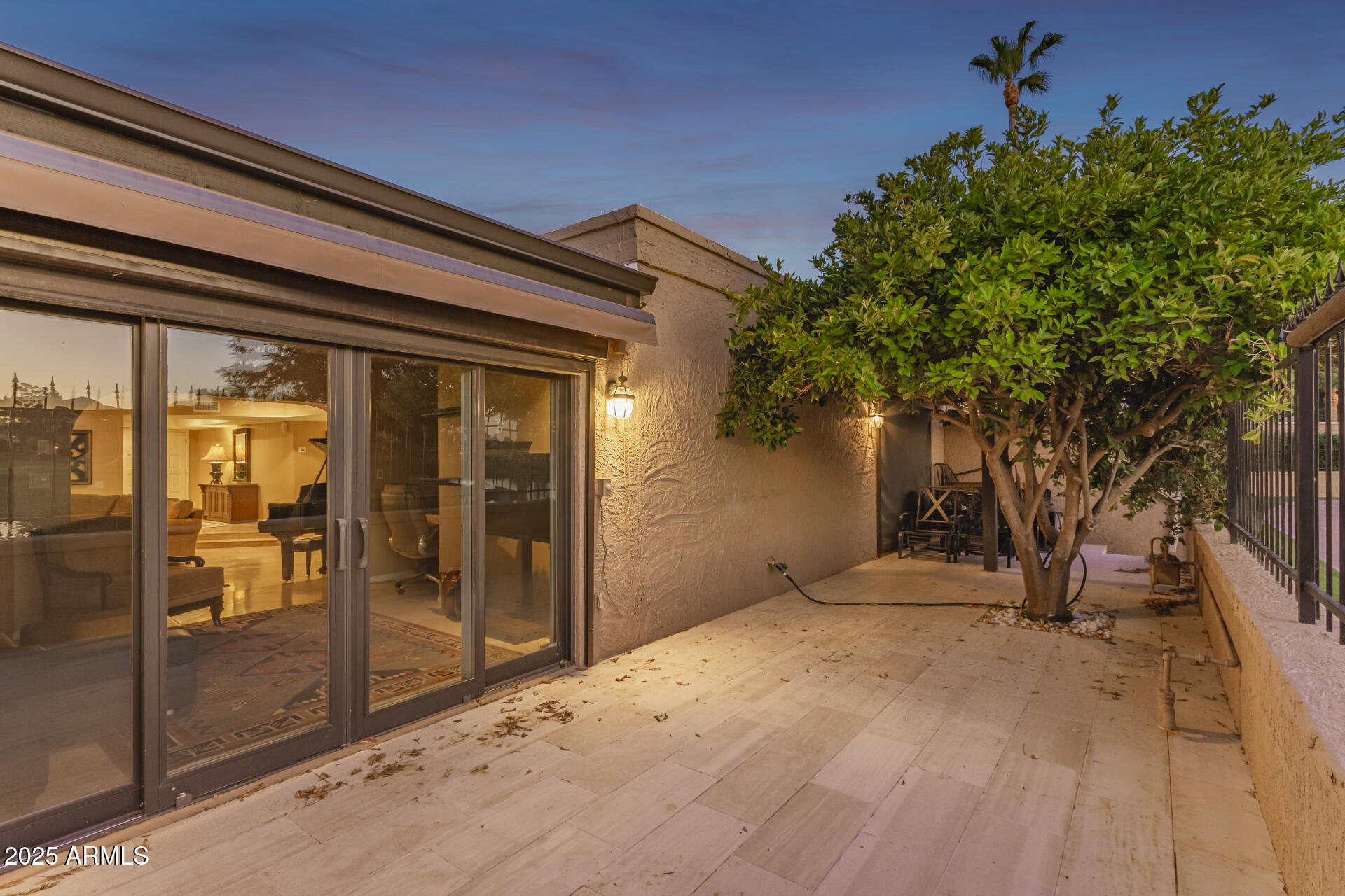 7542 N VIA CAMELLO DEL SUR