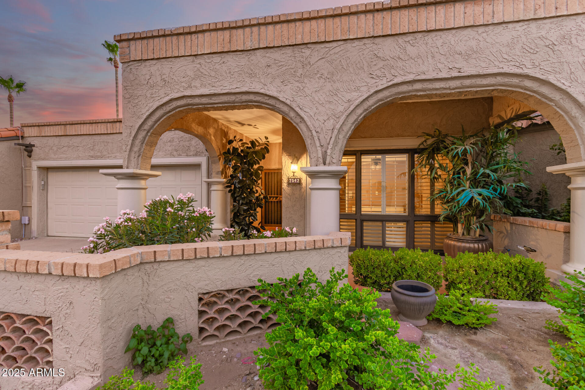 7542 N VIA CAMELLO DEL SUR