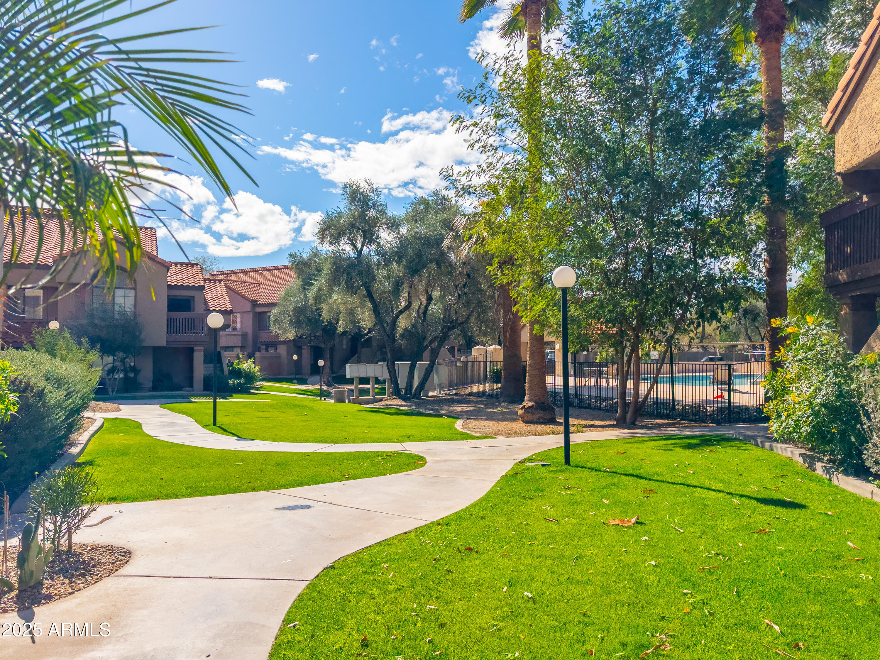 925 N COLLEGE Avenue, E119