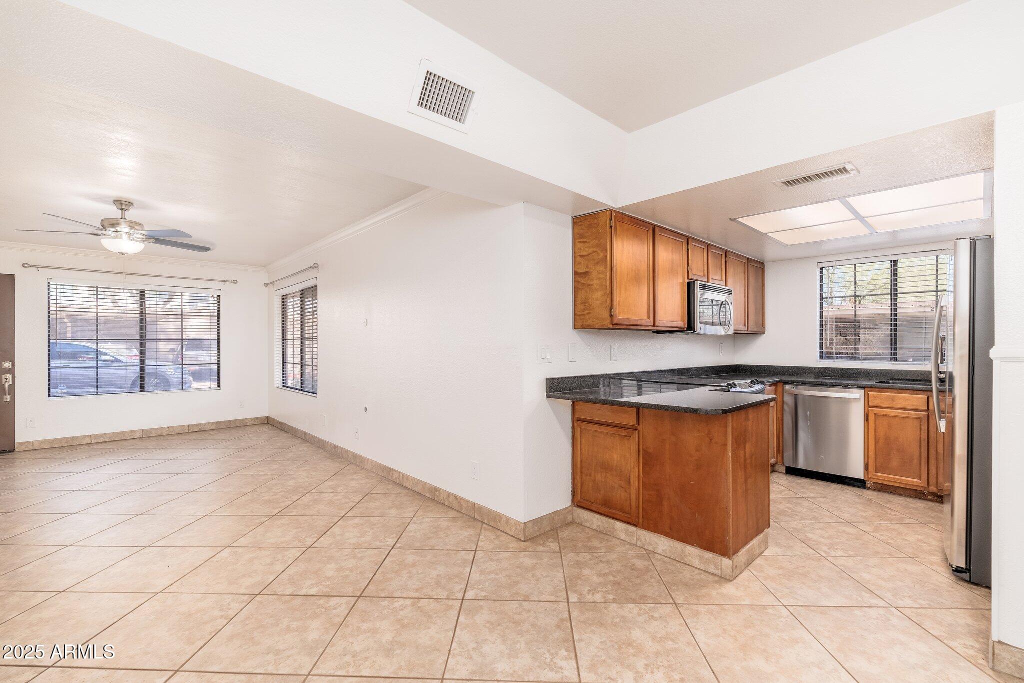 925 N COLLEGE Avenue, E119