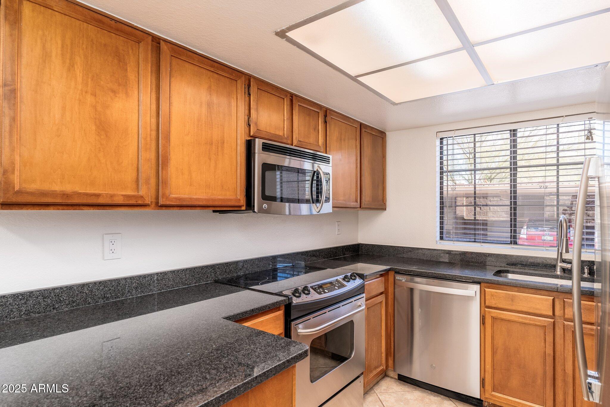 925 N COLLEGE Avenue, E119