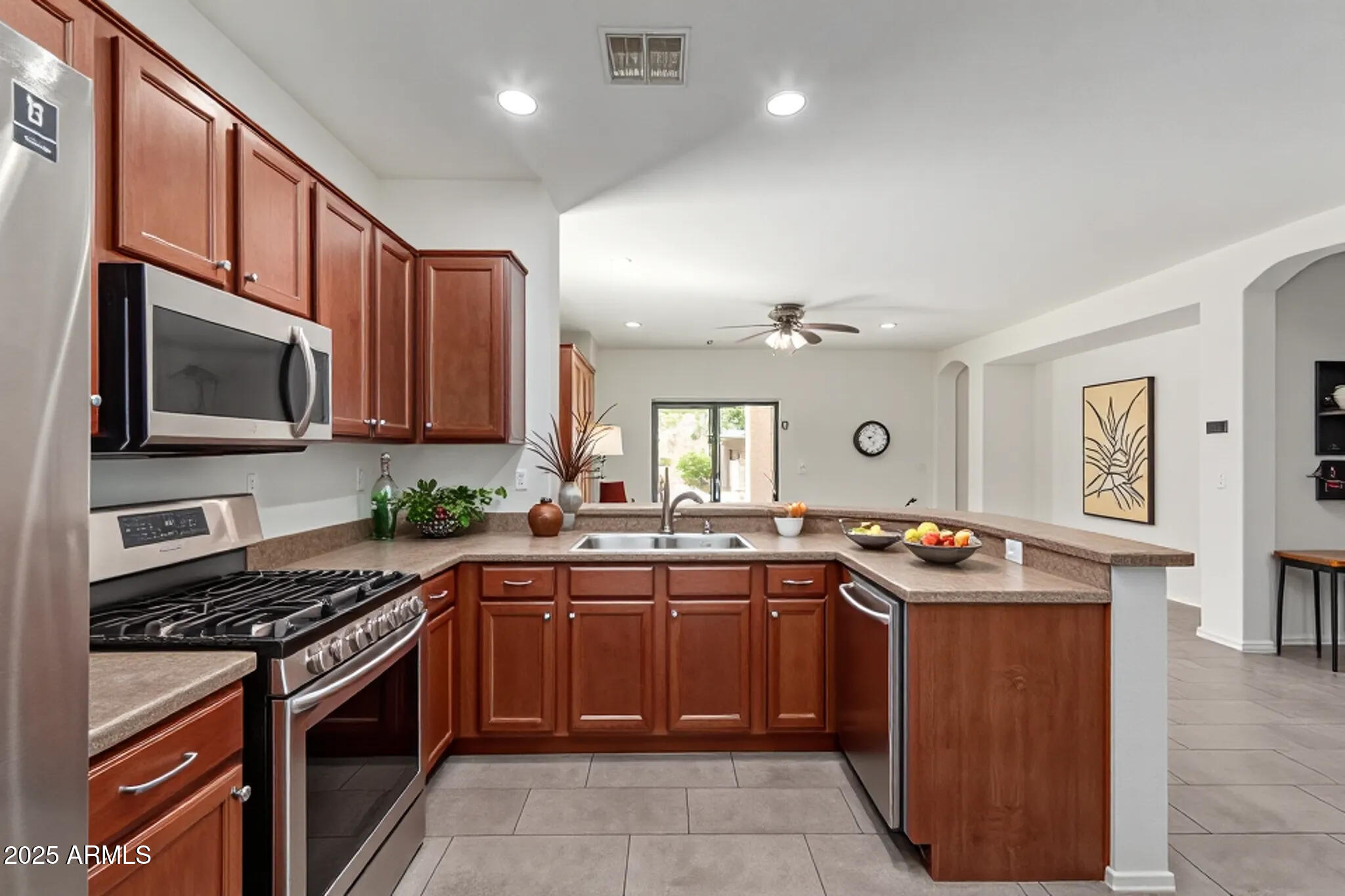 328 W DRAGON TREE Avenue