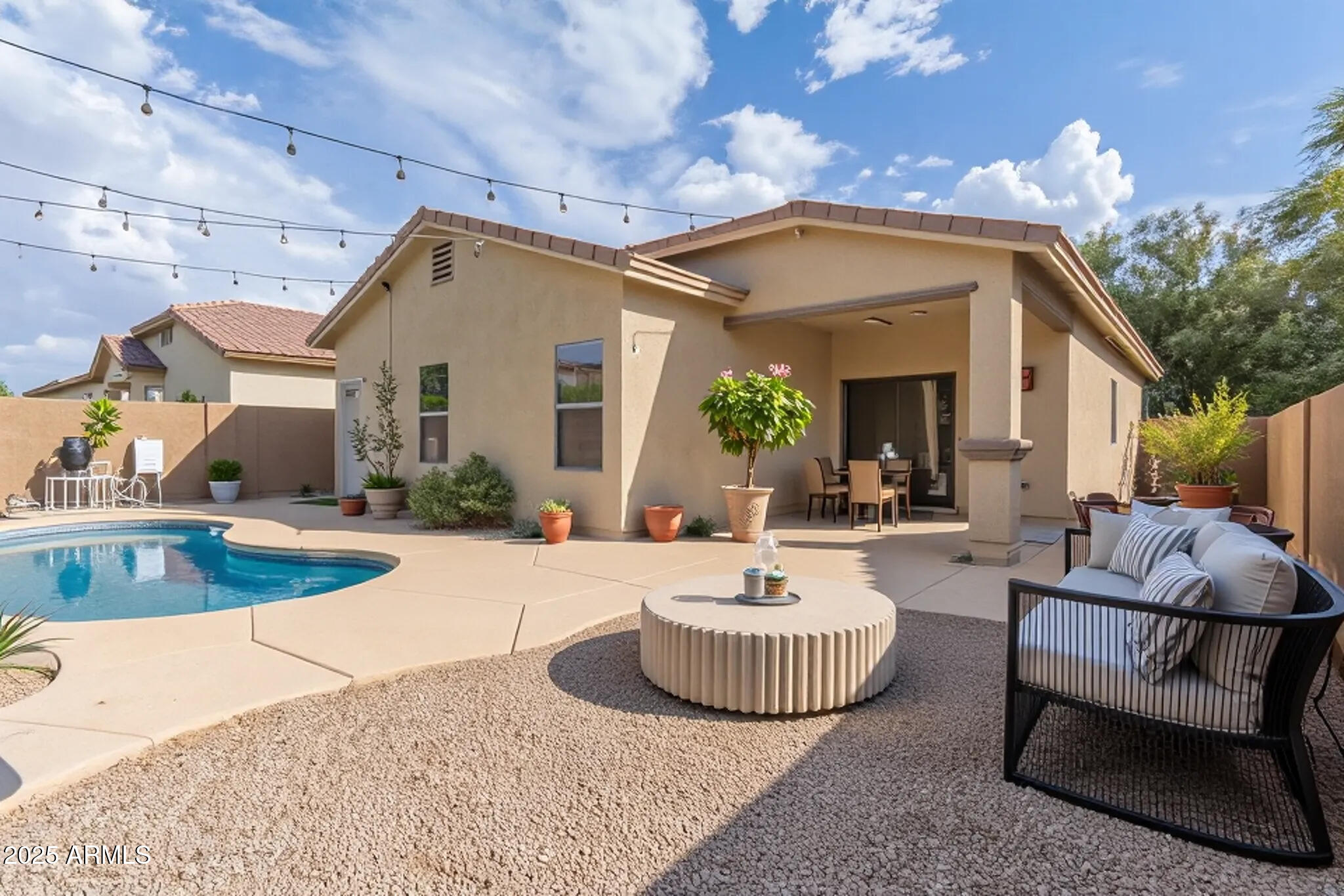 328 W DRAGON TREE Avenue