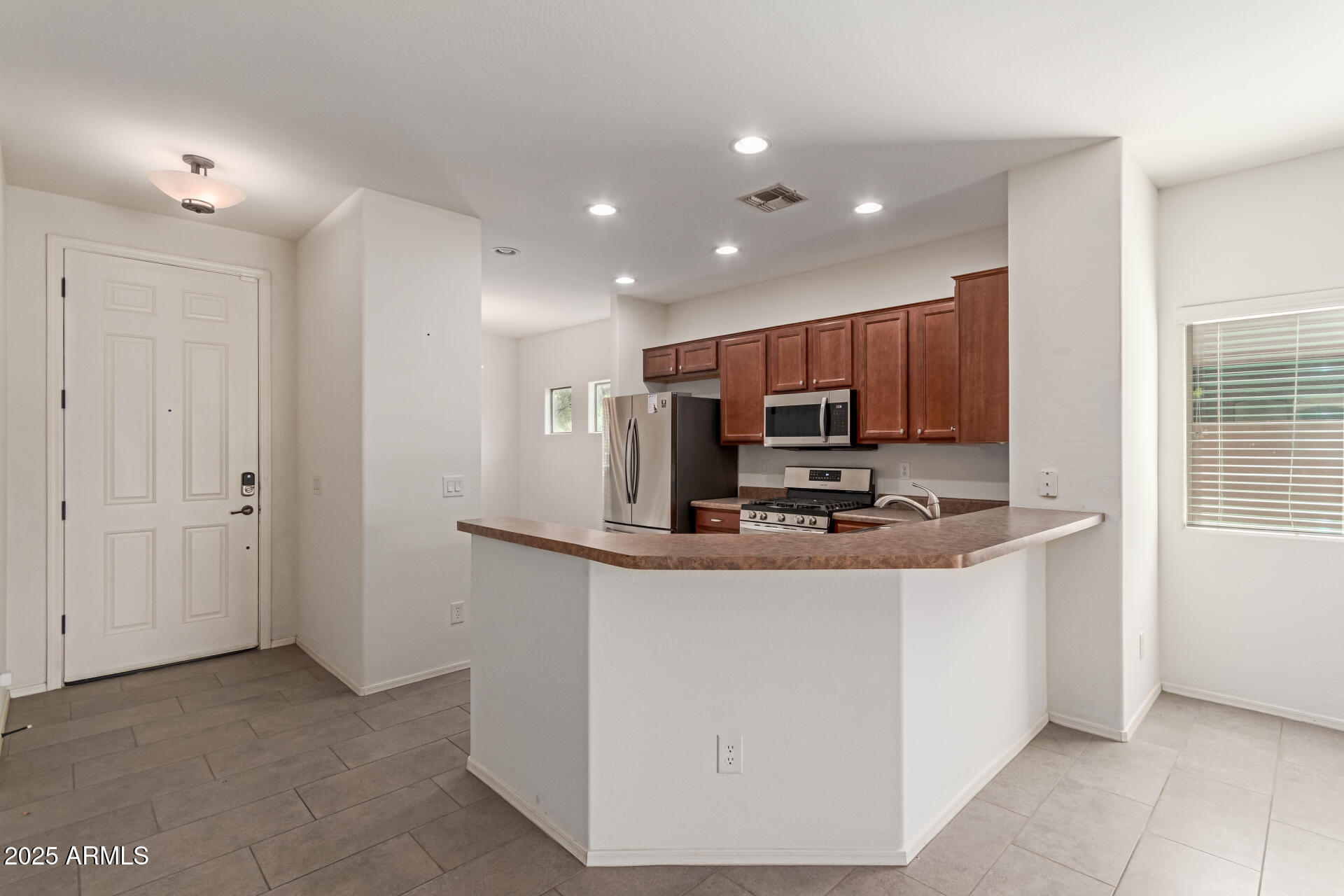 328 W DRAGON TREE Avenue