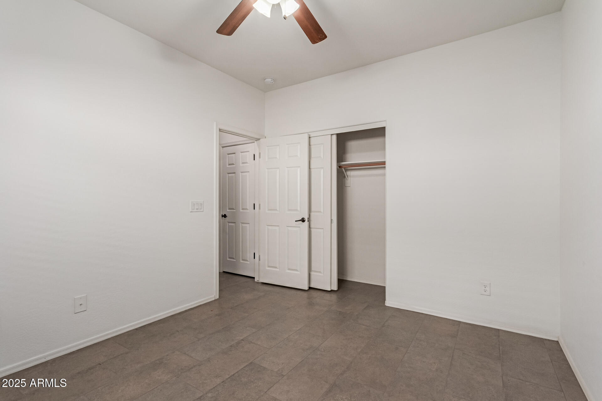 328 W DRAGON TREE Avenue