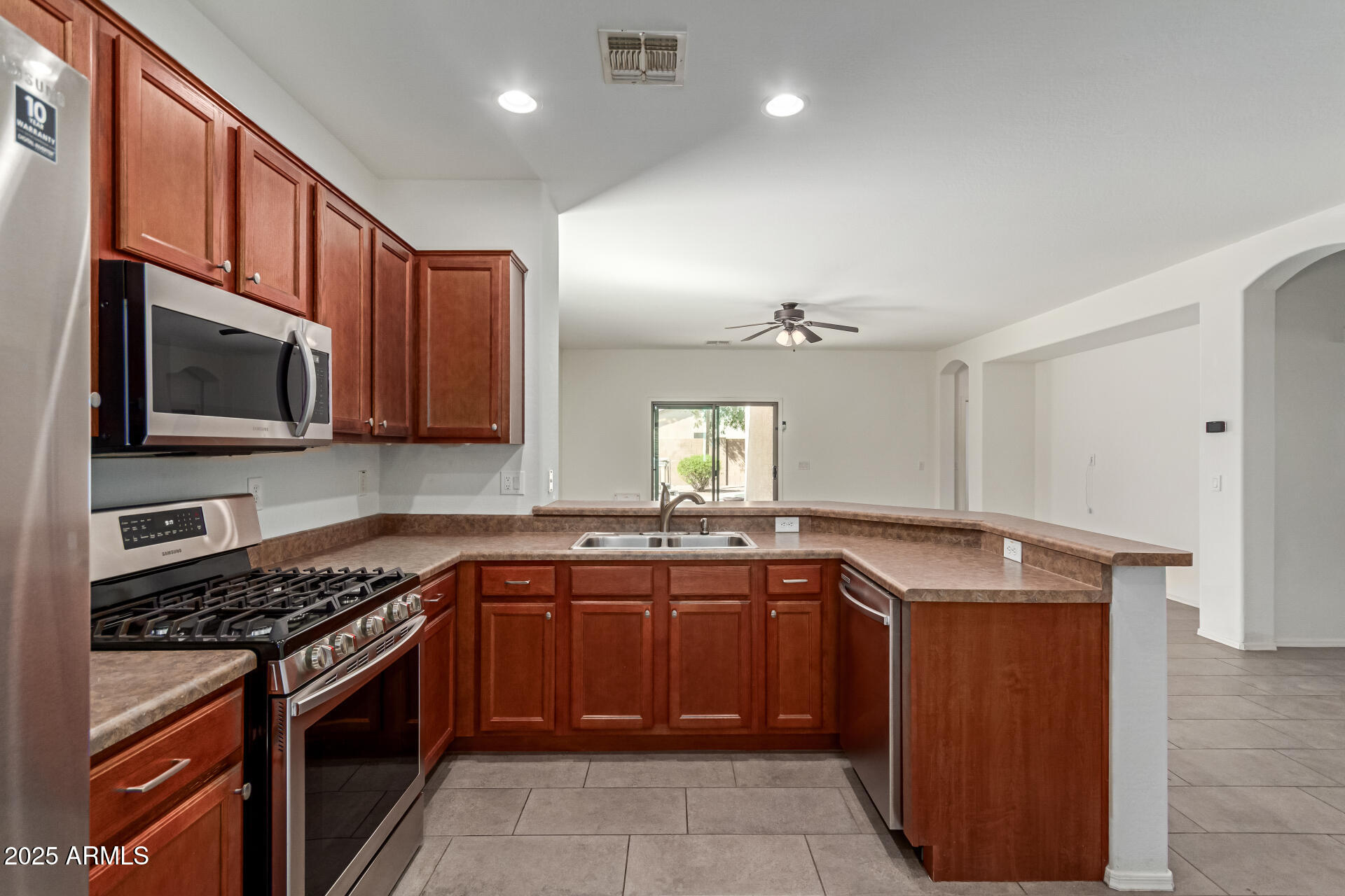 328 W DRAGON TREE Avenue