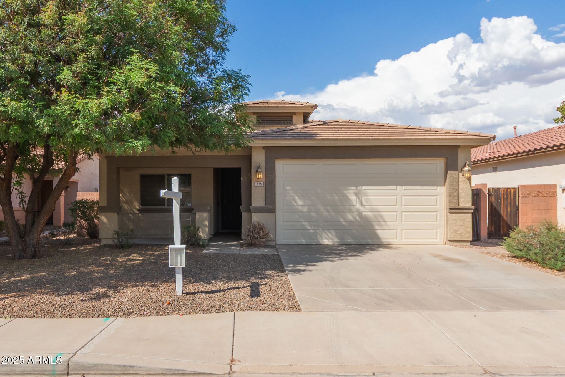 328 W DRAGON TREE Avenue