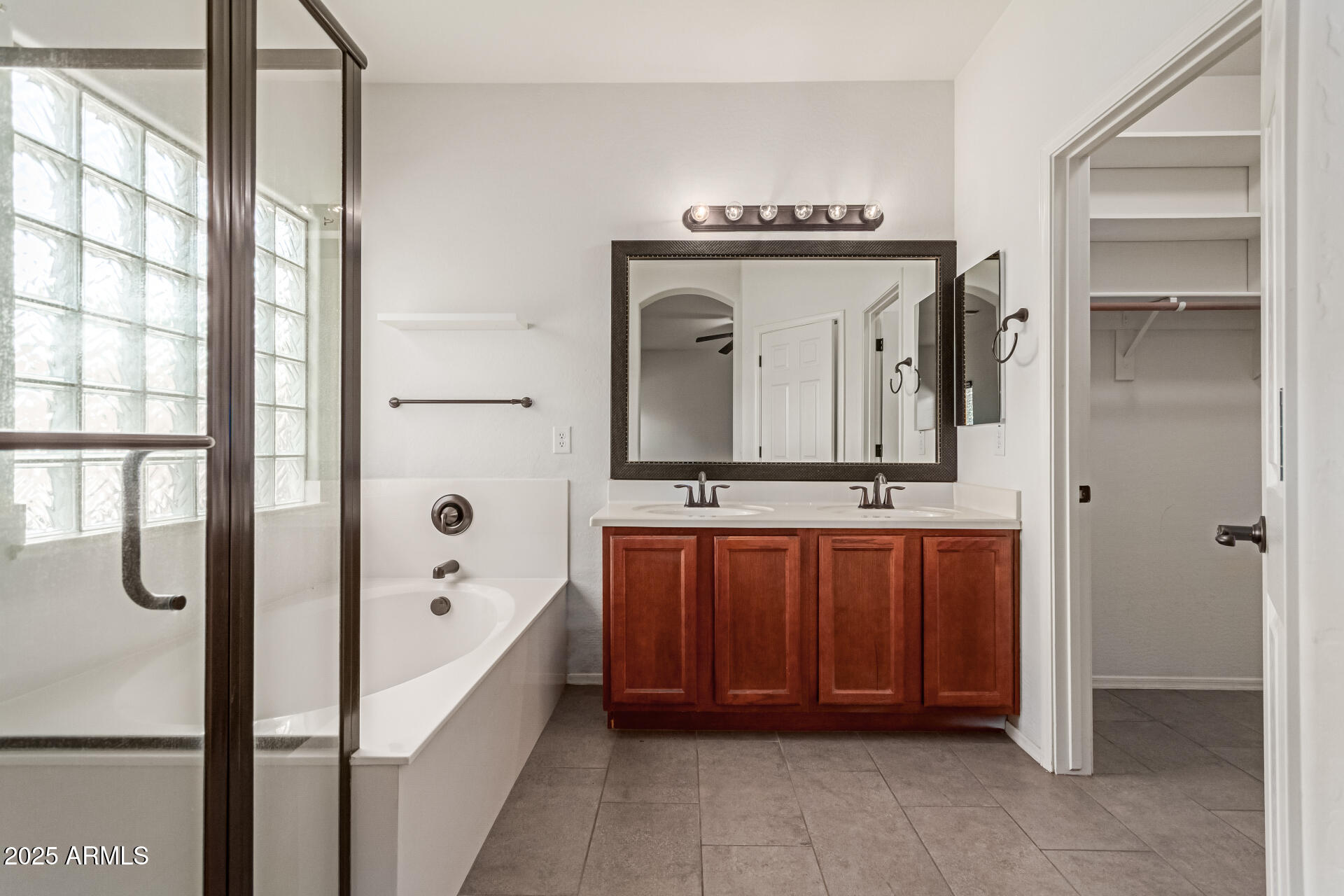 328 W DRAGON TREE Avenue