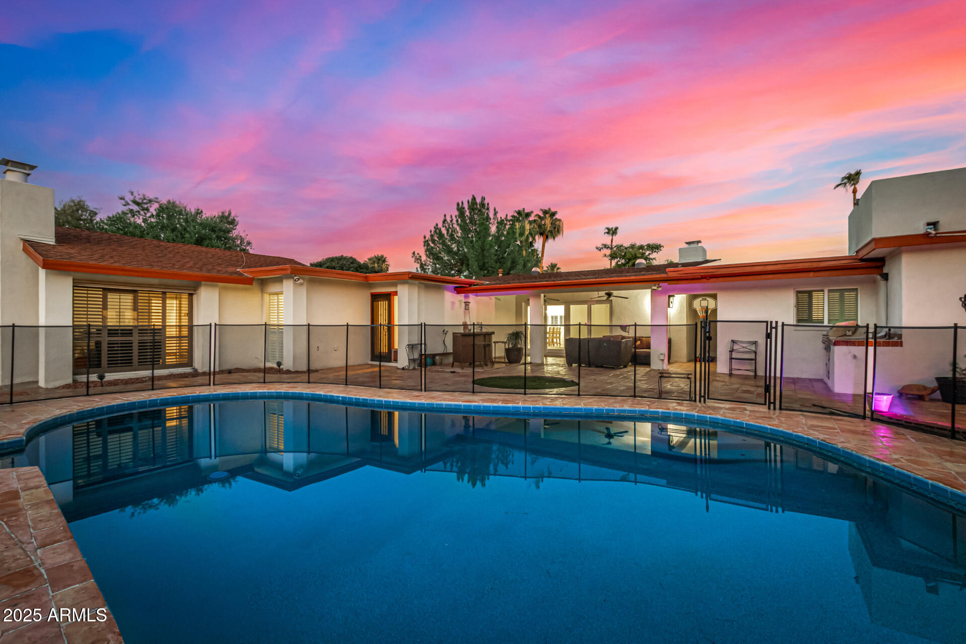 330 W TAM OSHANTER Drive