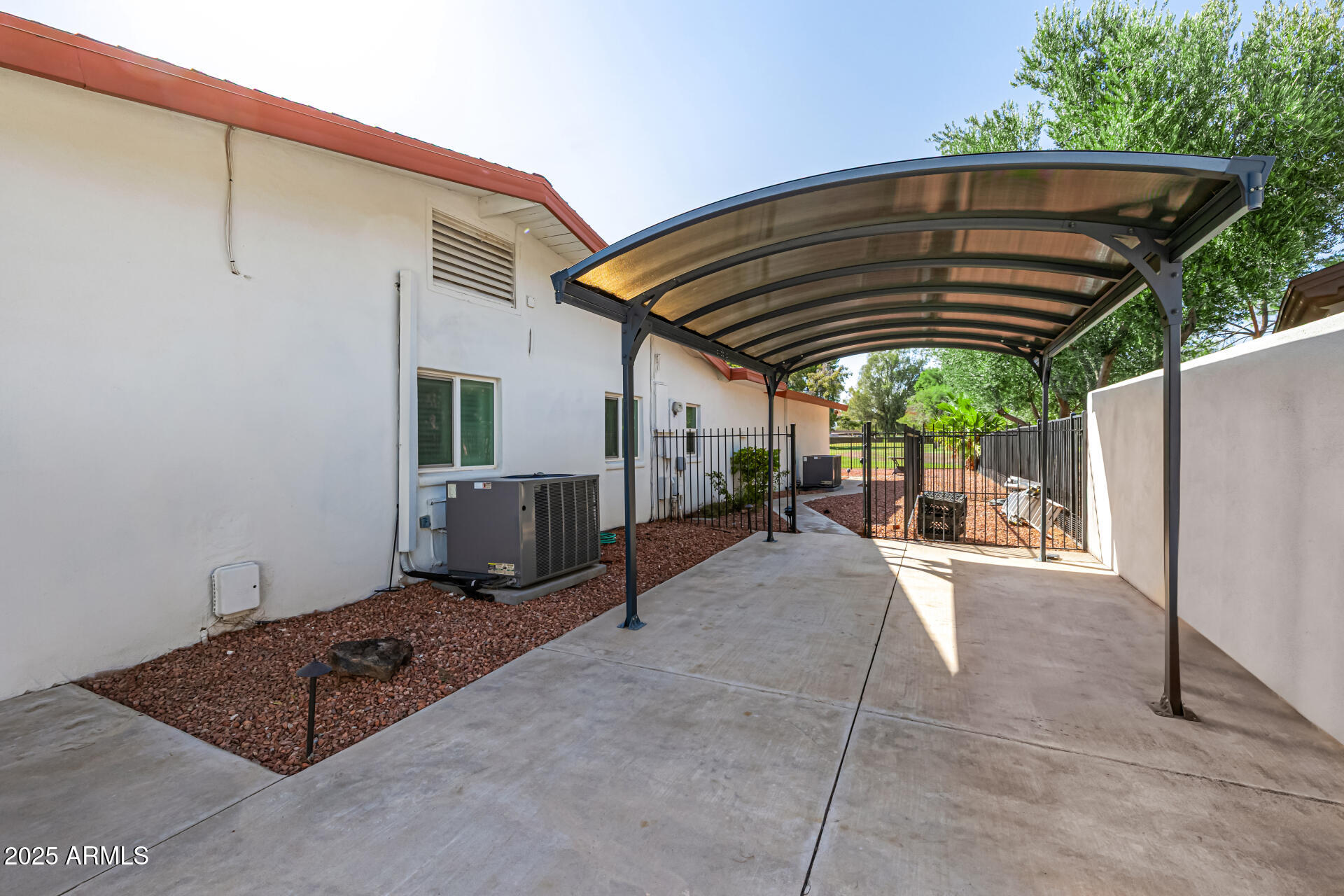 330 W TAM OSHANTER Drive