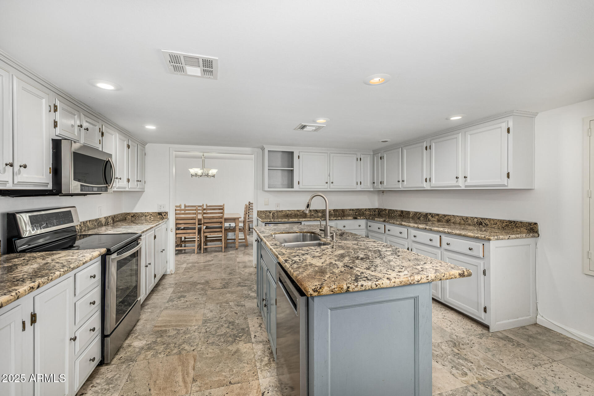 330 W TAM OSHANTER Drive