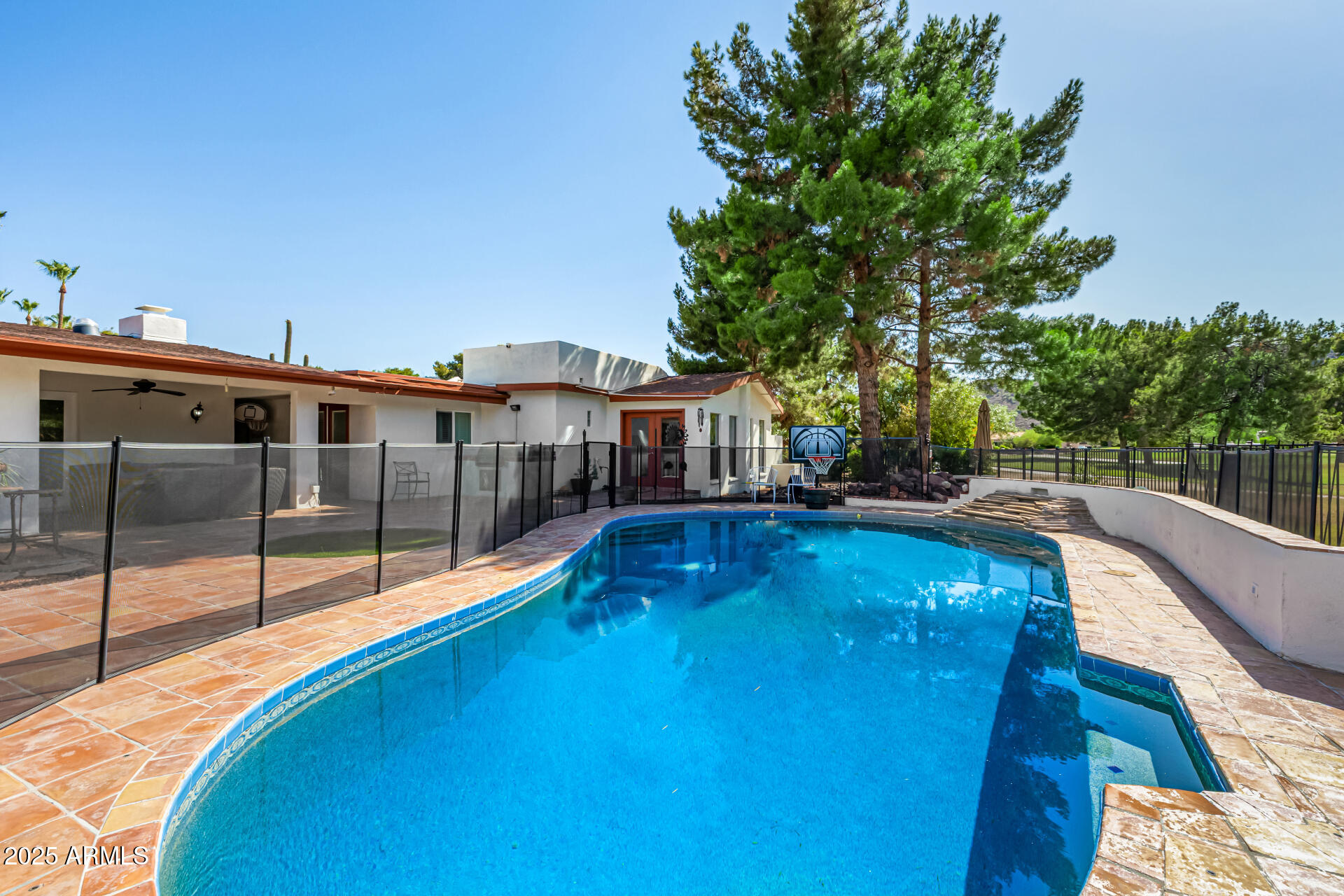 330 W TAM OSHANTER Drive