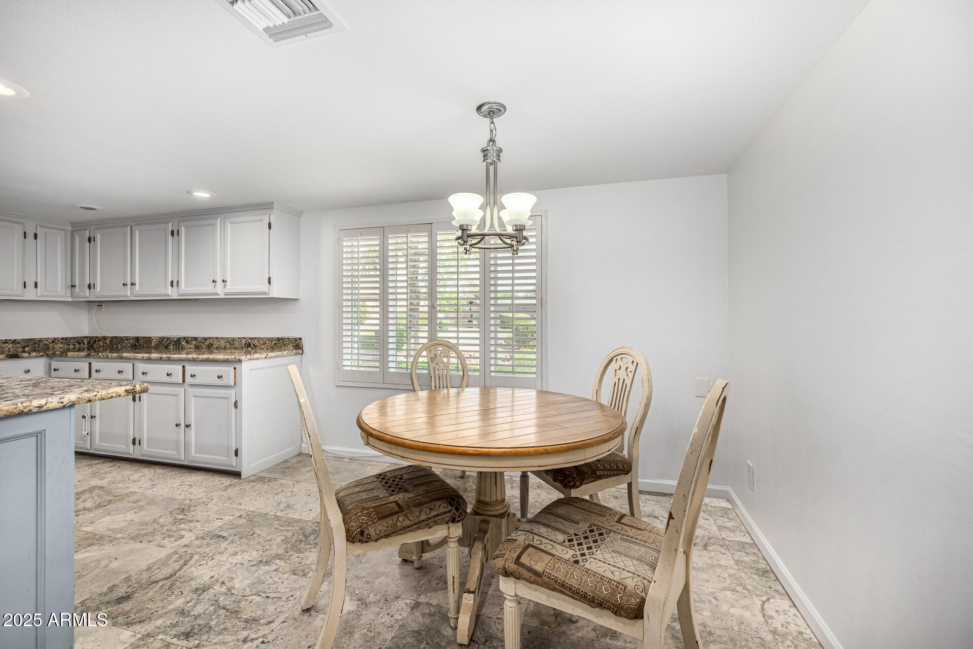 330 W TAM OSHANTER Drive