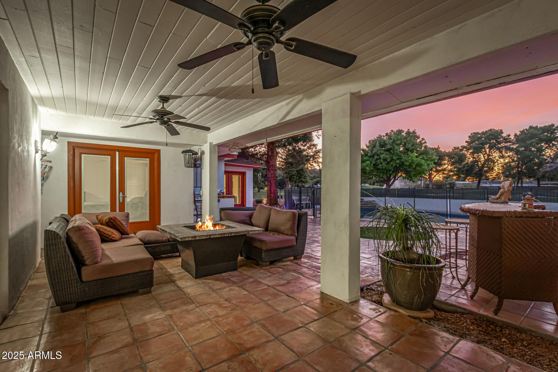 330 W TAM OSHANTER Drive
