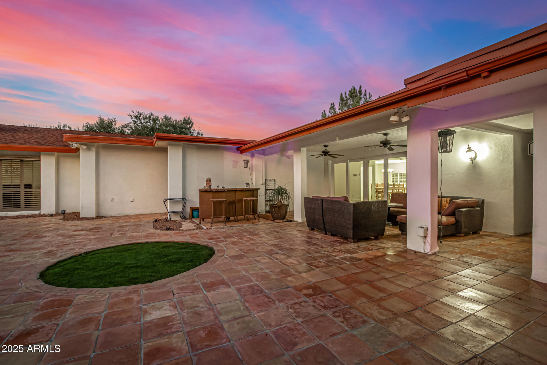 330 W TAM OSHANTER Drive