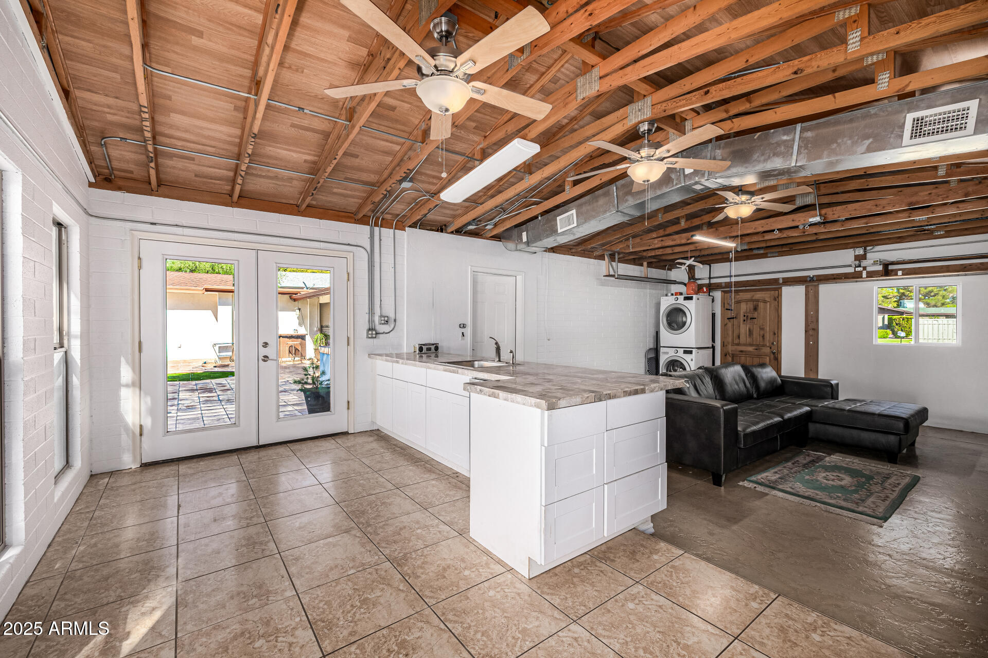 330 W TAM OSHANTER Drive