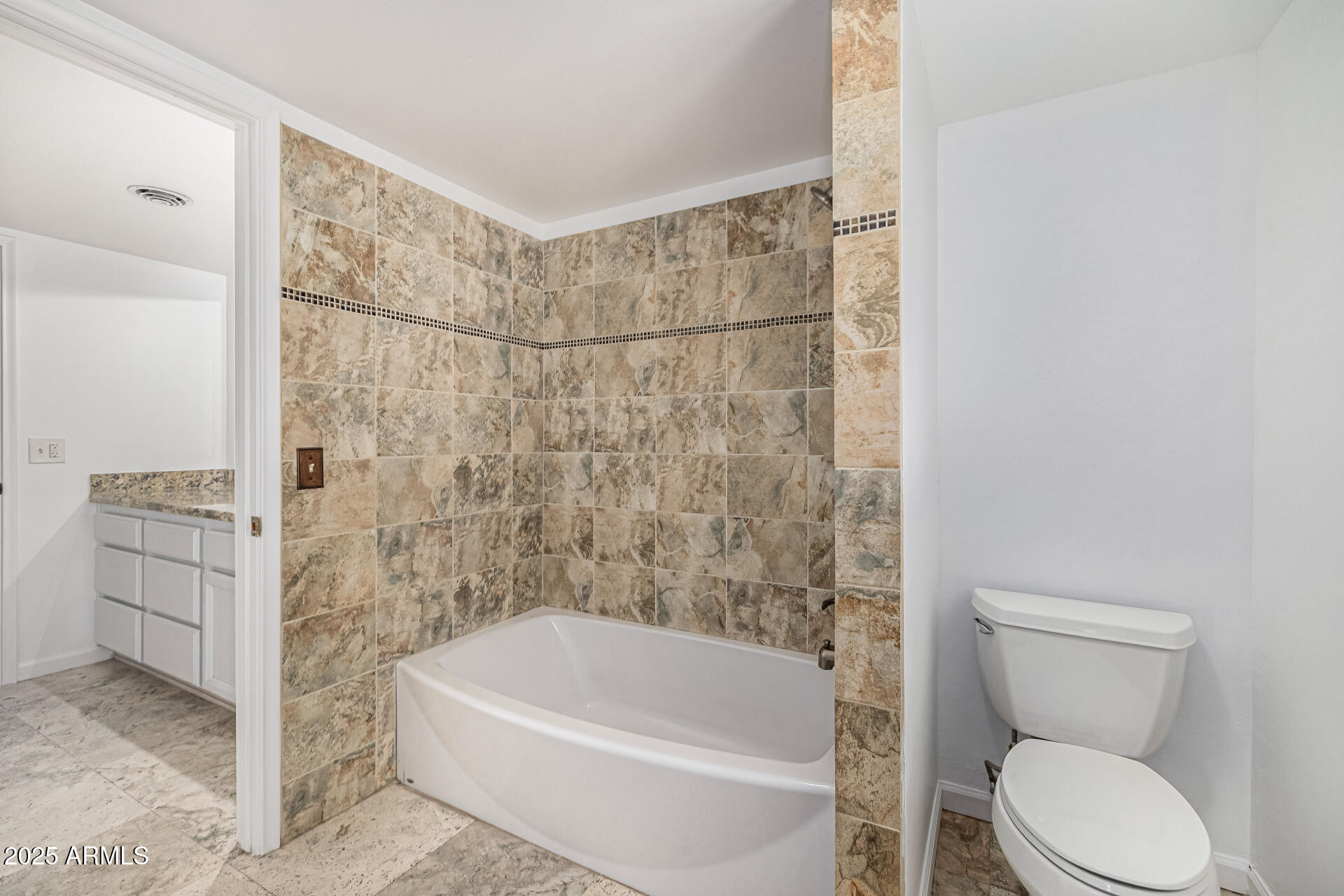 330 W TAM OSHANTER Drive