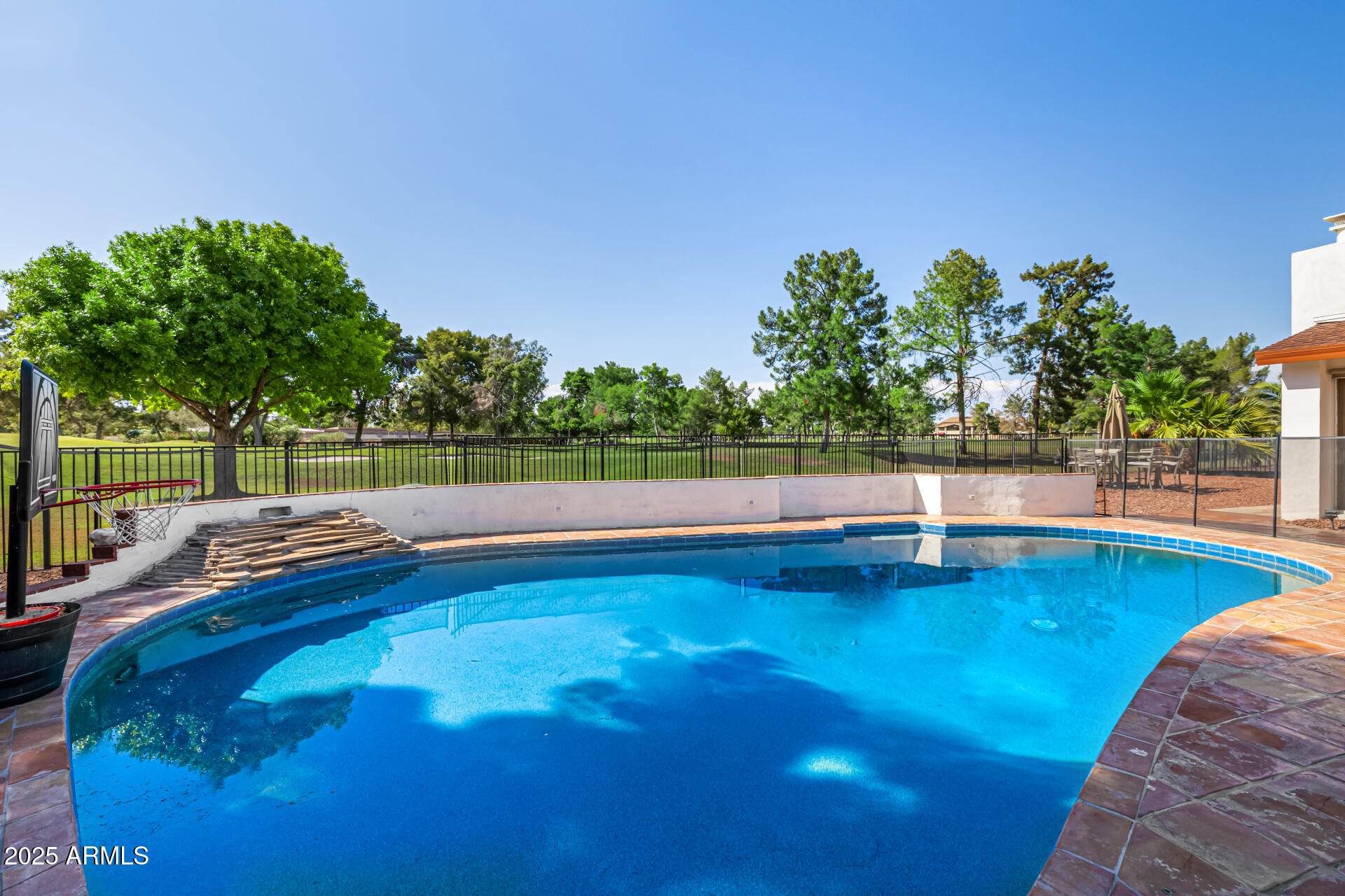 330 W TAM OSHANTER Drive