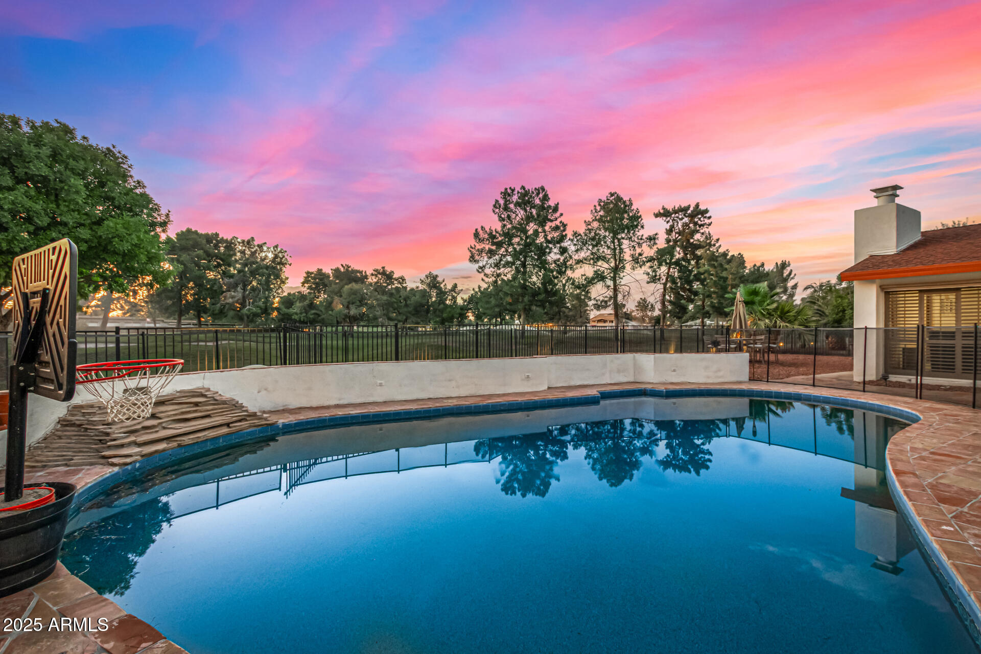 330 W TAM OSHANTER Drive