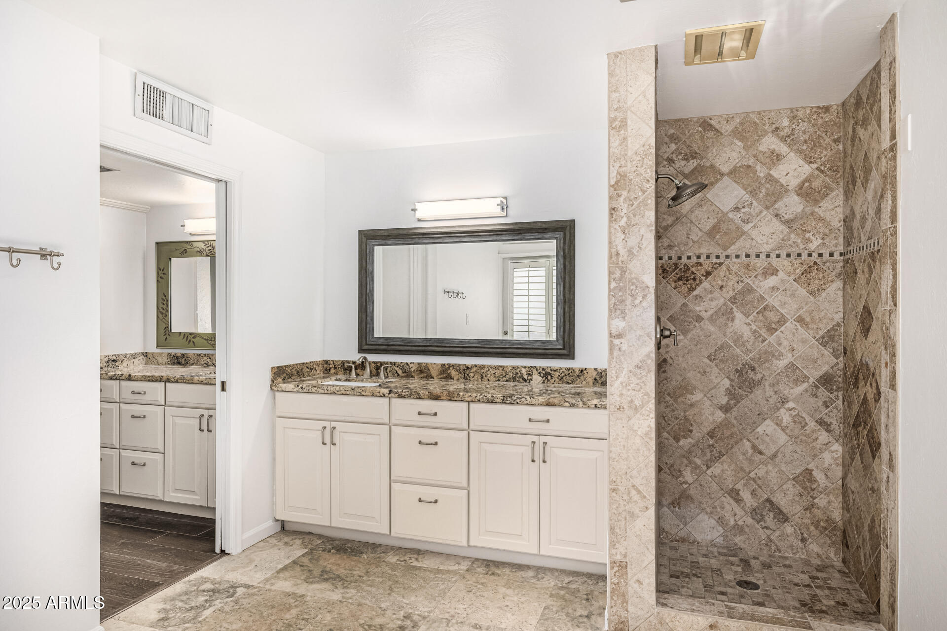 330 W TAM OSHANTER Drive