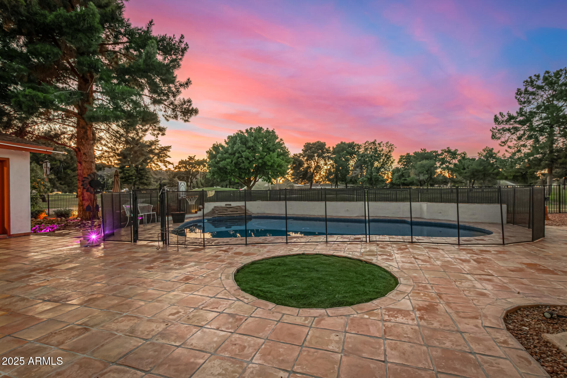 330 W TAM OSHANTER Drive
