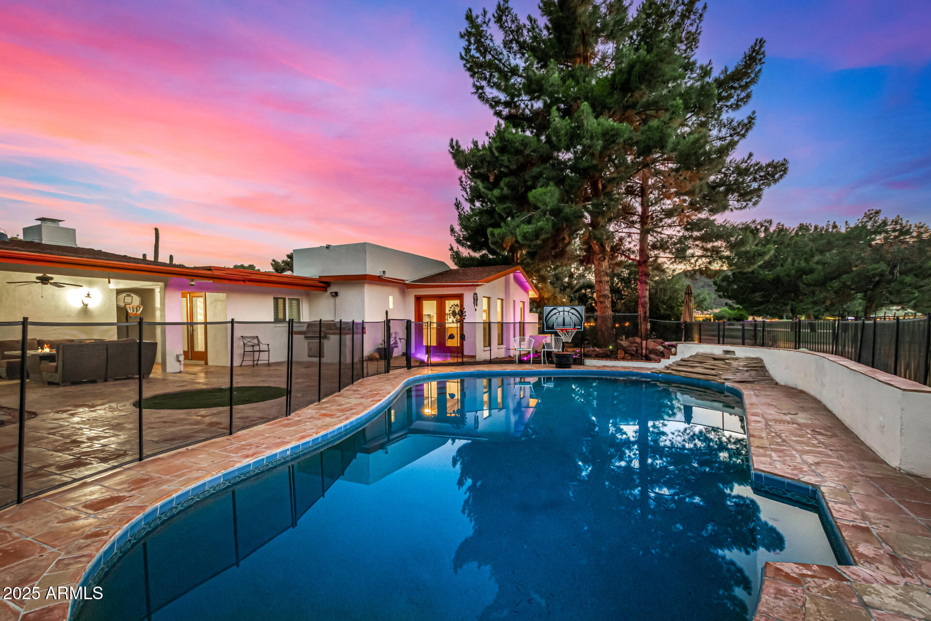 330 W TAM OSHANTER Drive