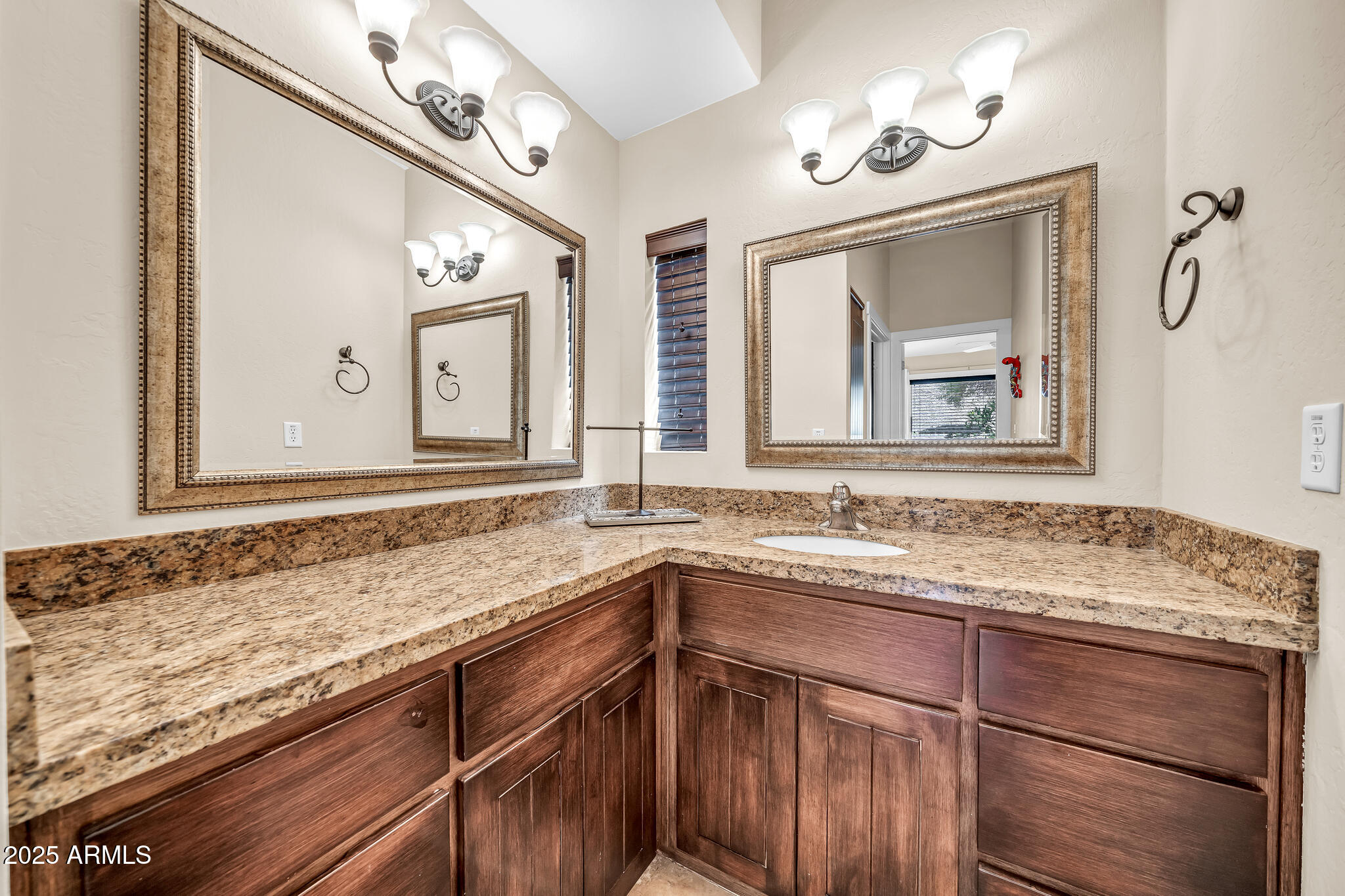 7432 E CAREFREE Drive Unit: 5