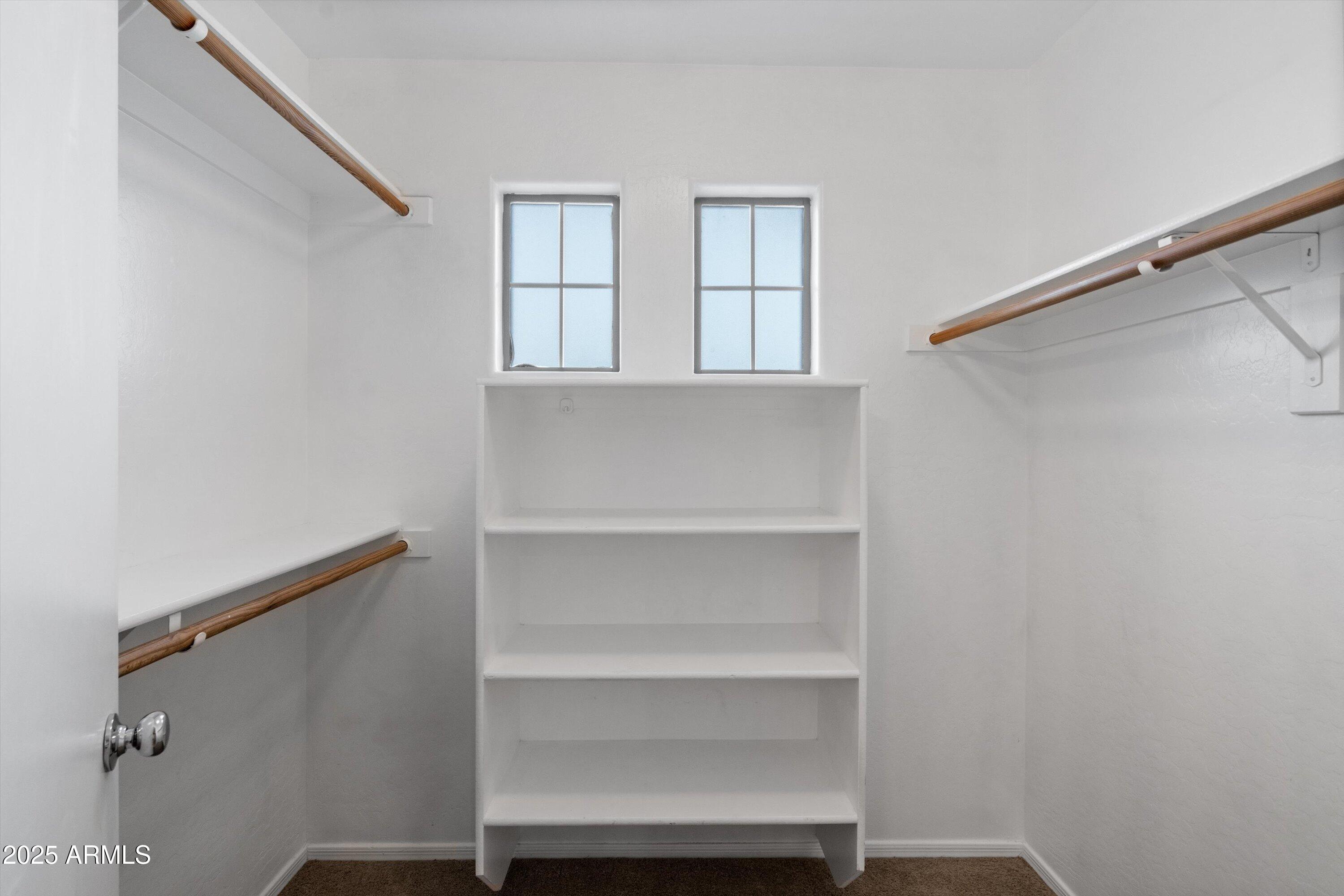 5174 W LAUREL Avenue