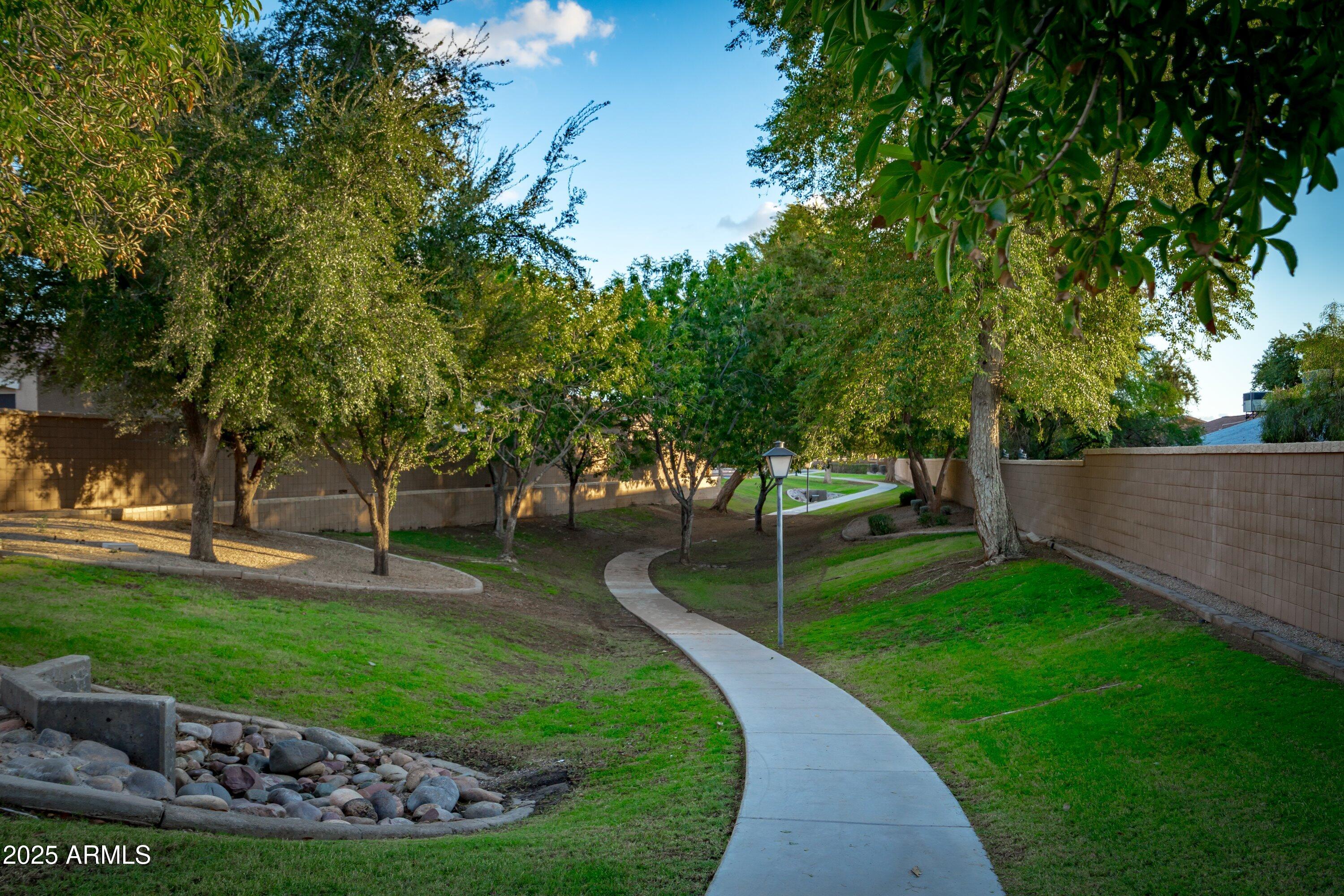 5174 W LAUREL Avenue