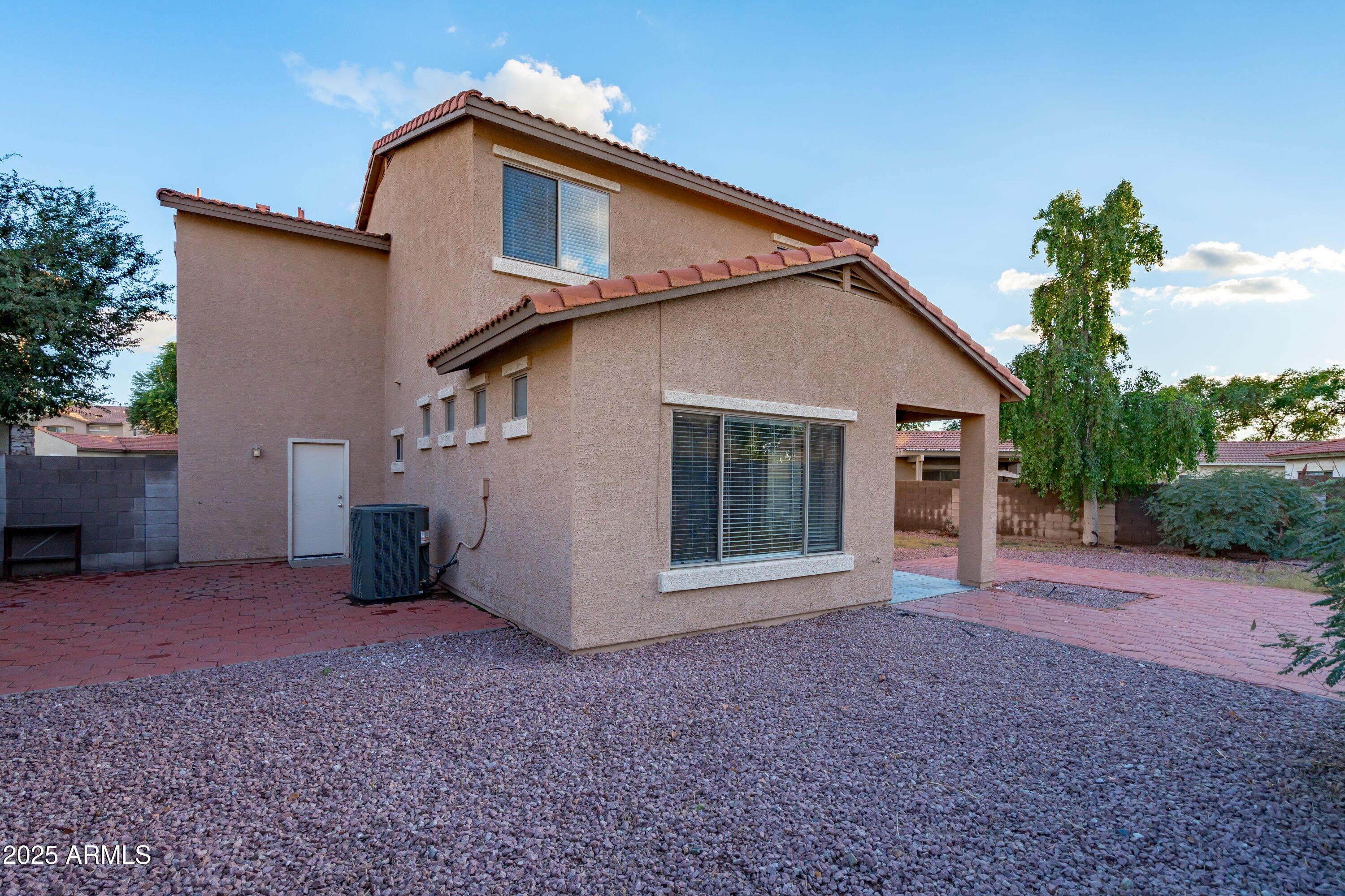 5174 W LAUREL Avenue