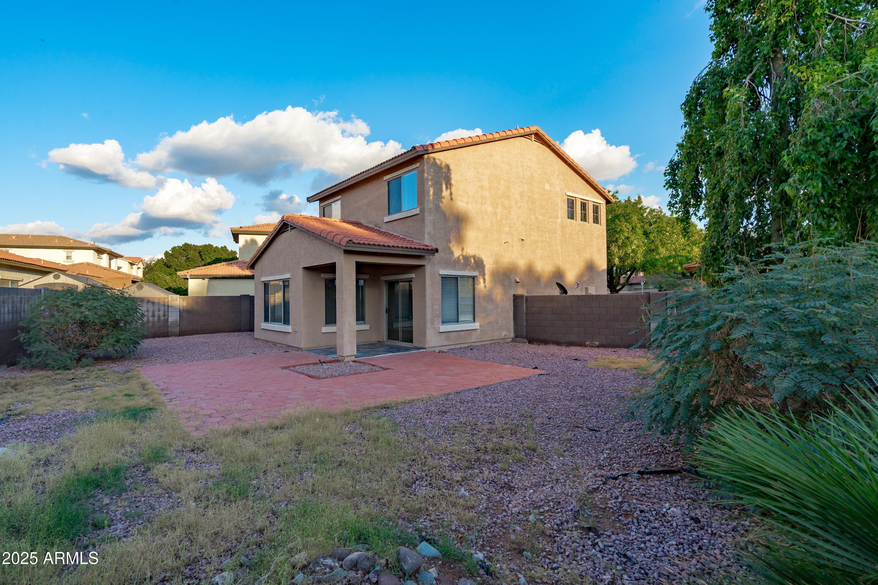 5174 W LAUREL Avenue