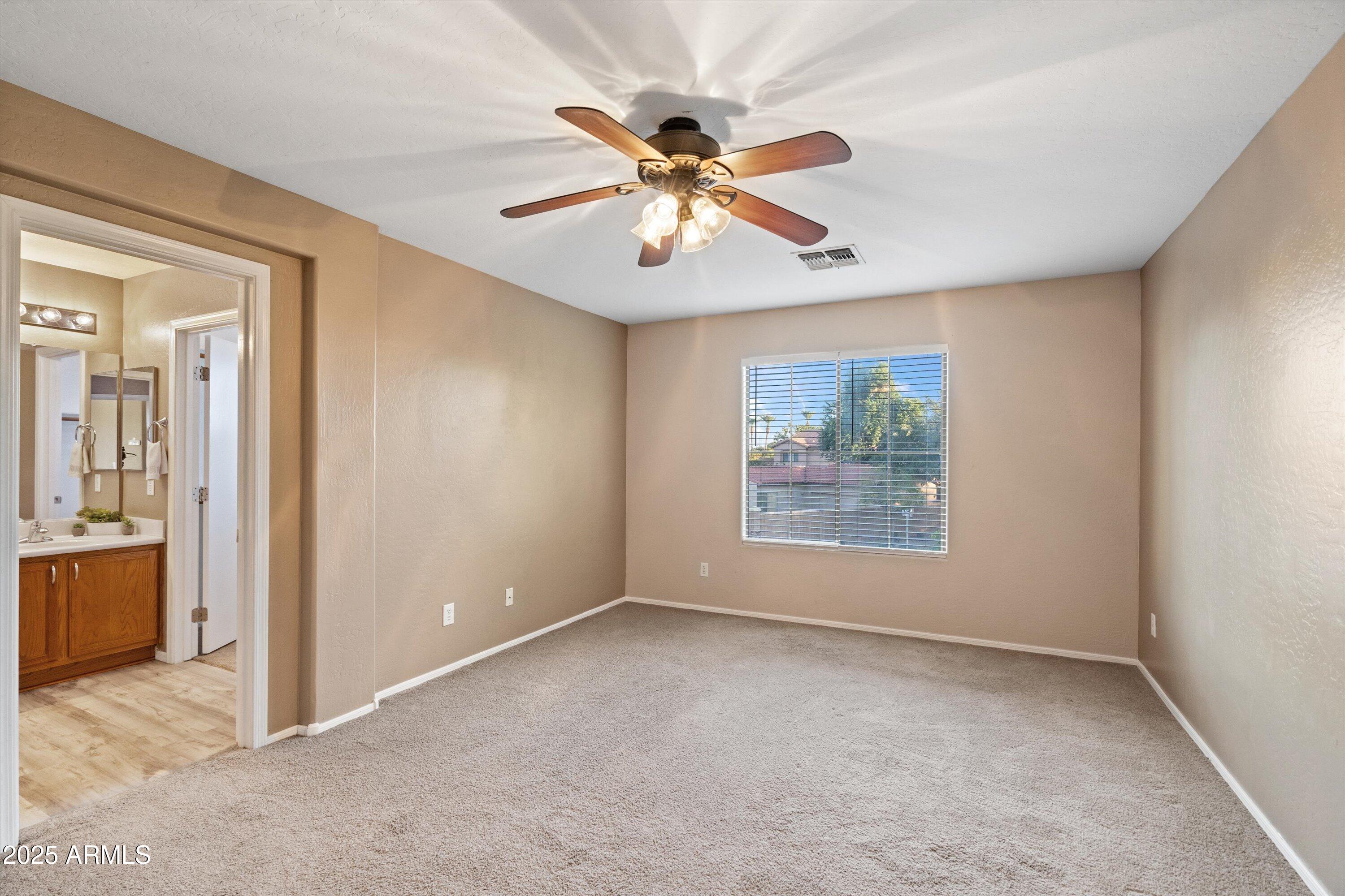 5174 W LAUREL Avenue