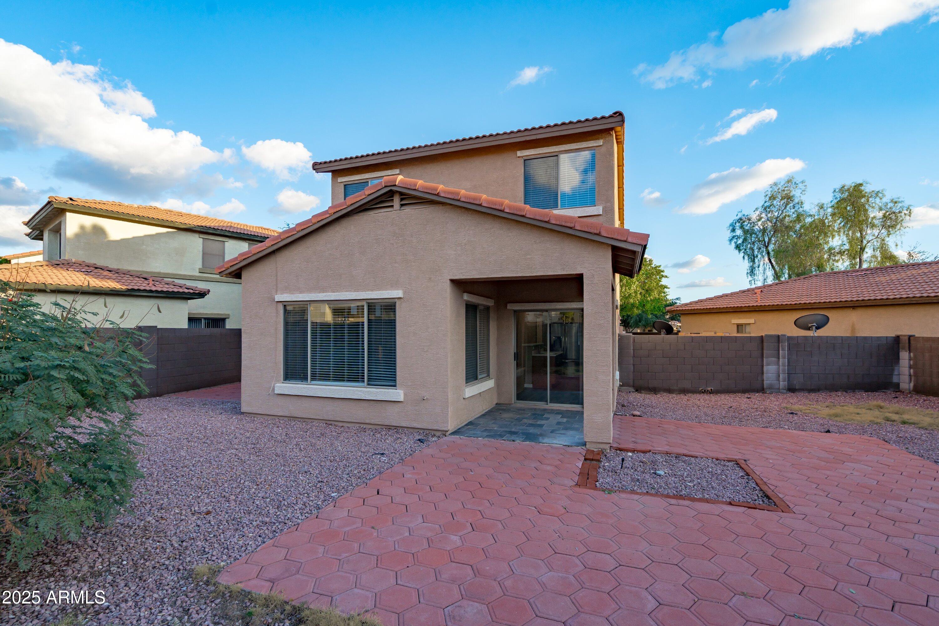 5174 W LAUREL Avenue