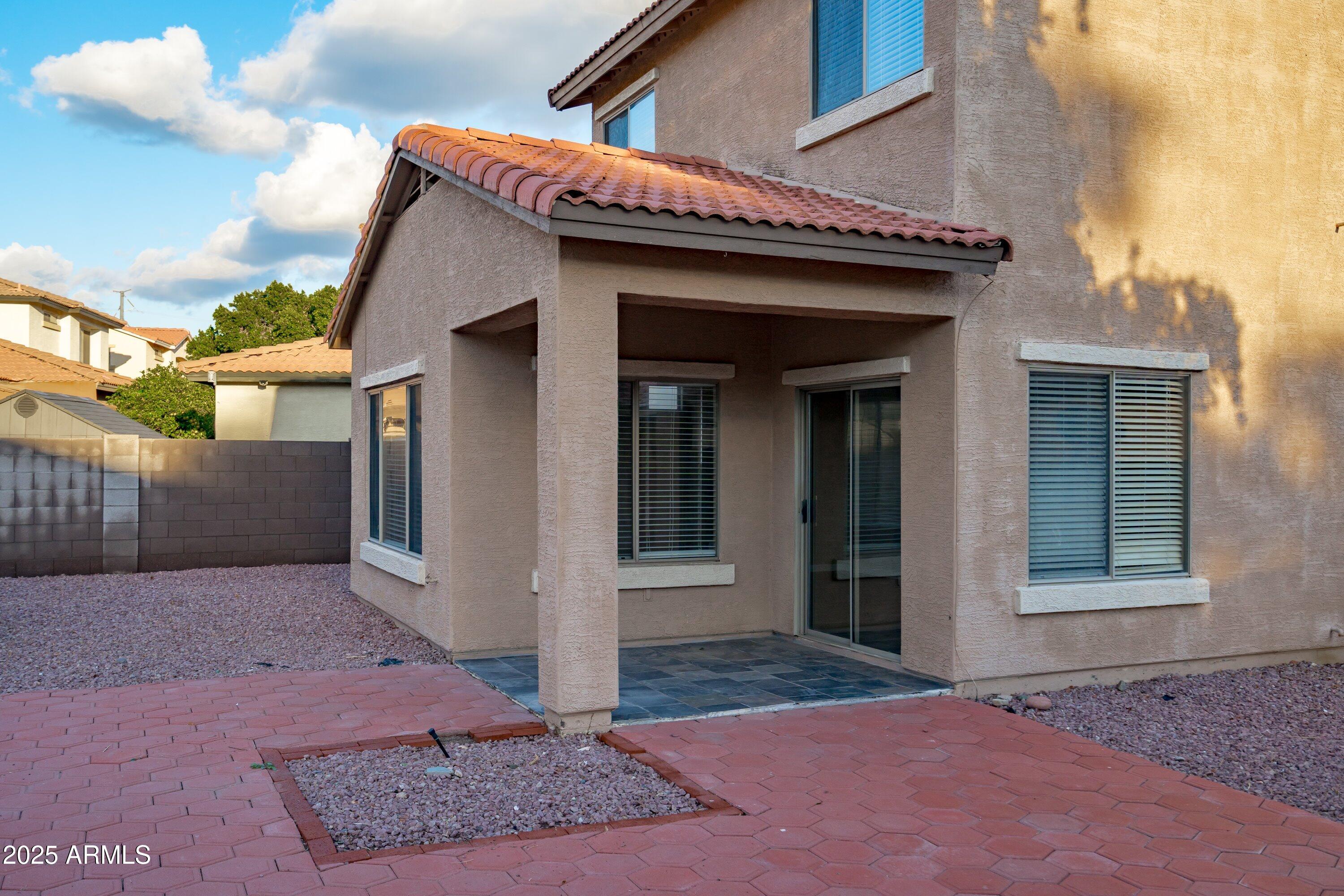 5174 W LAUREL Avenue