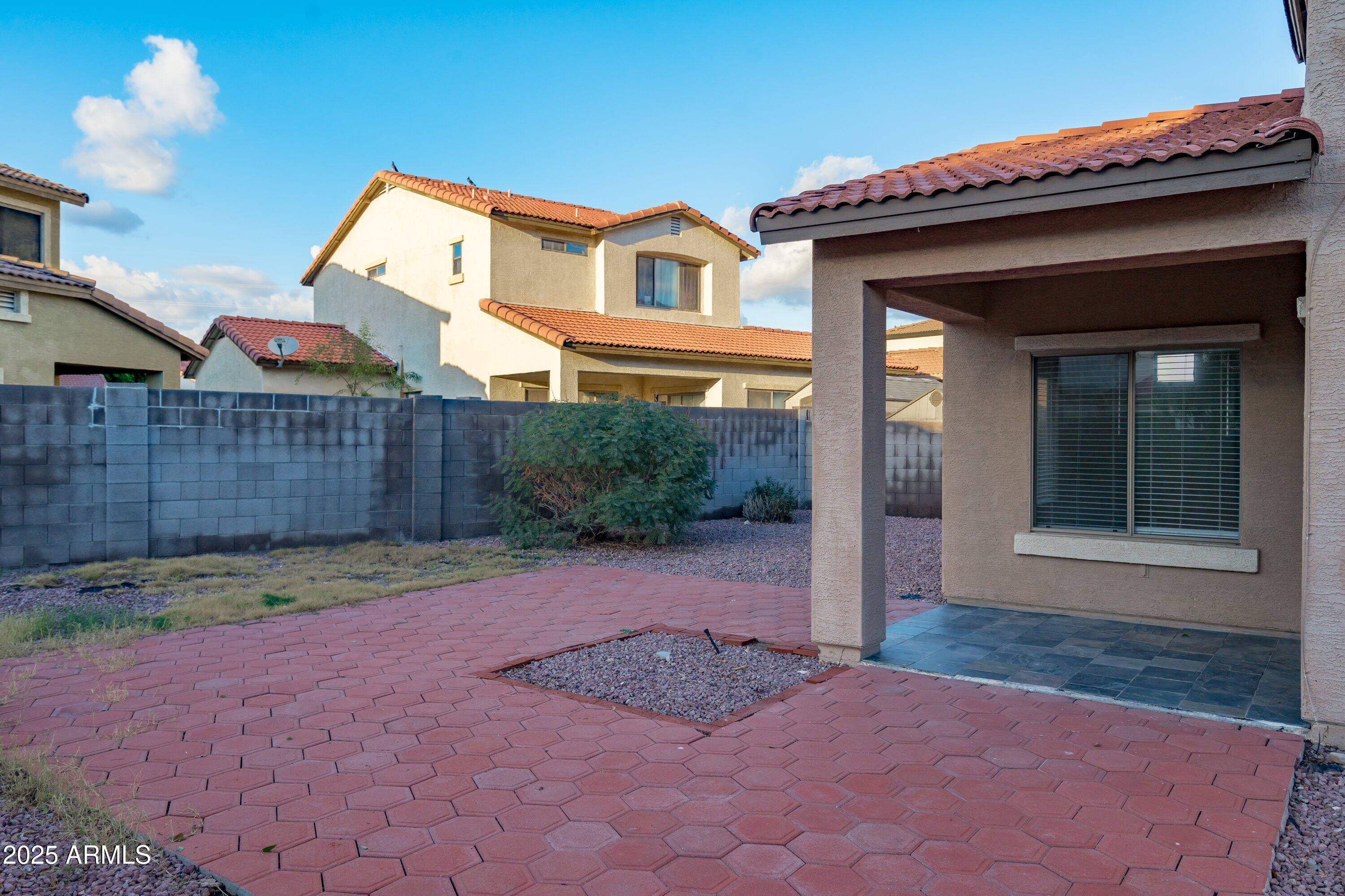 5174 W LAUREL Avenue