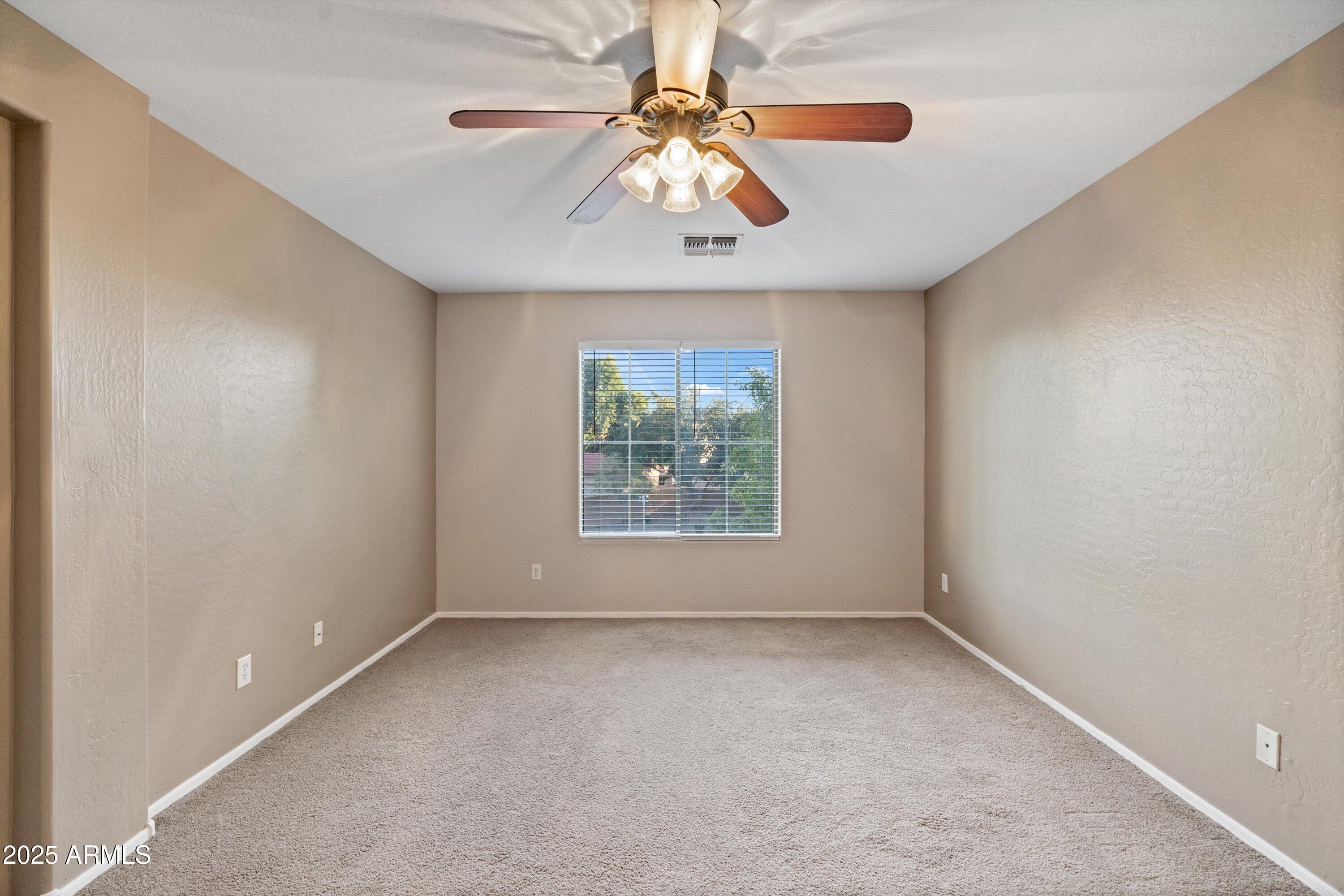 5174 W LAUREL Avenue