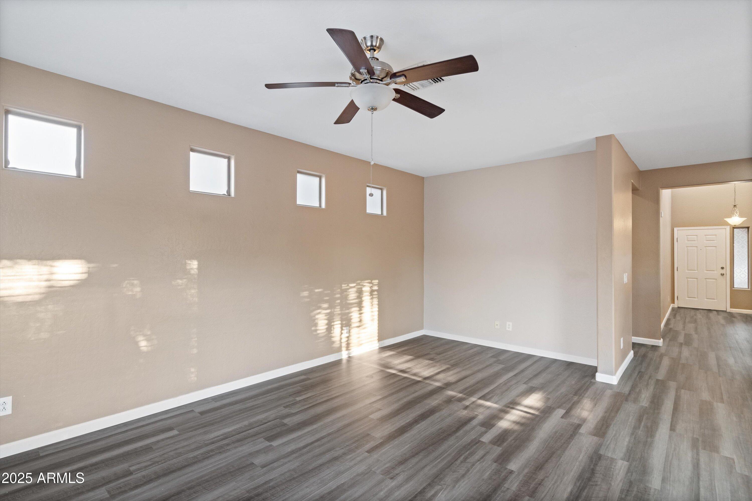 5174 W LAUREL Avenue