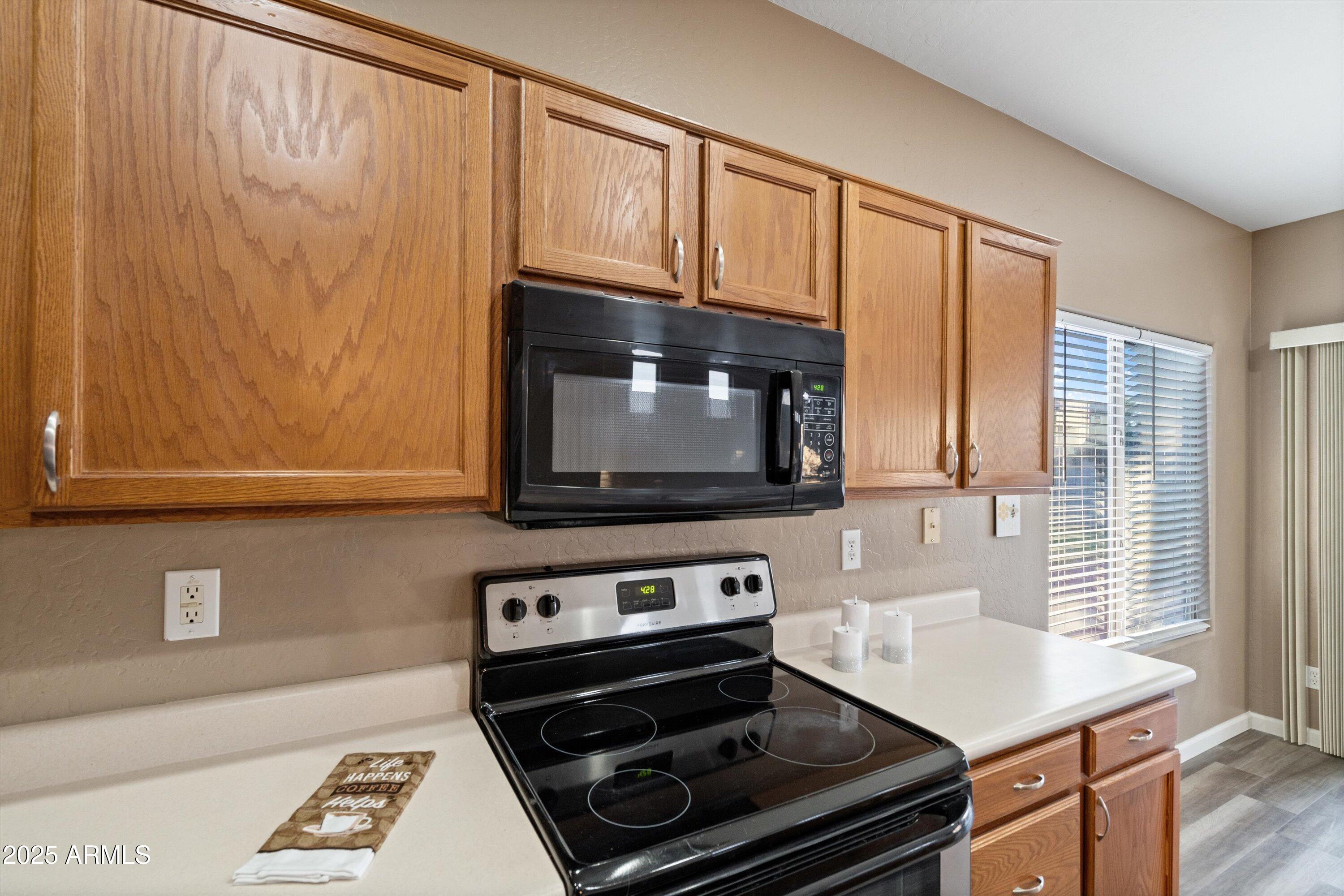 5174 W LAUREL Avenue