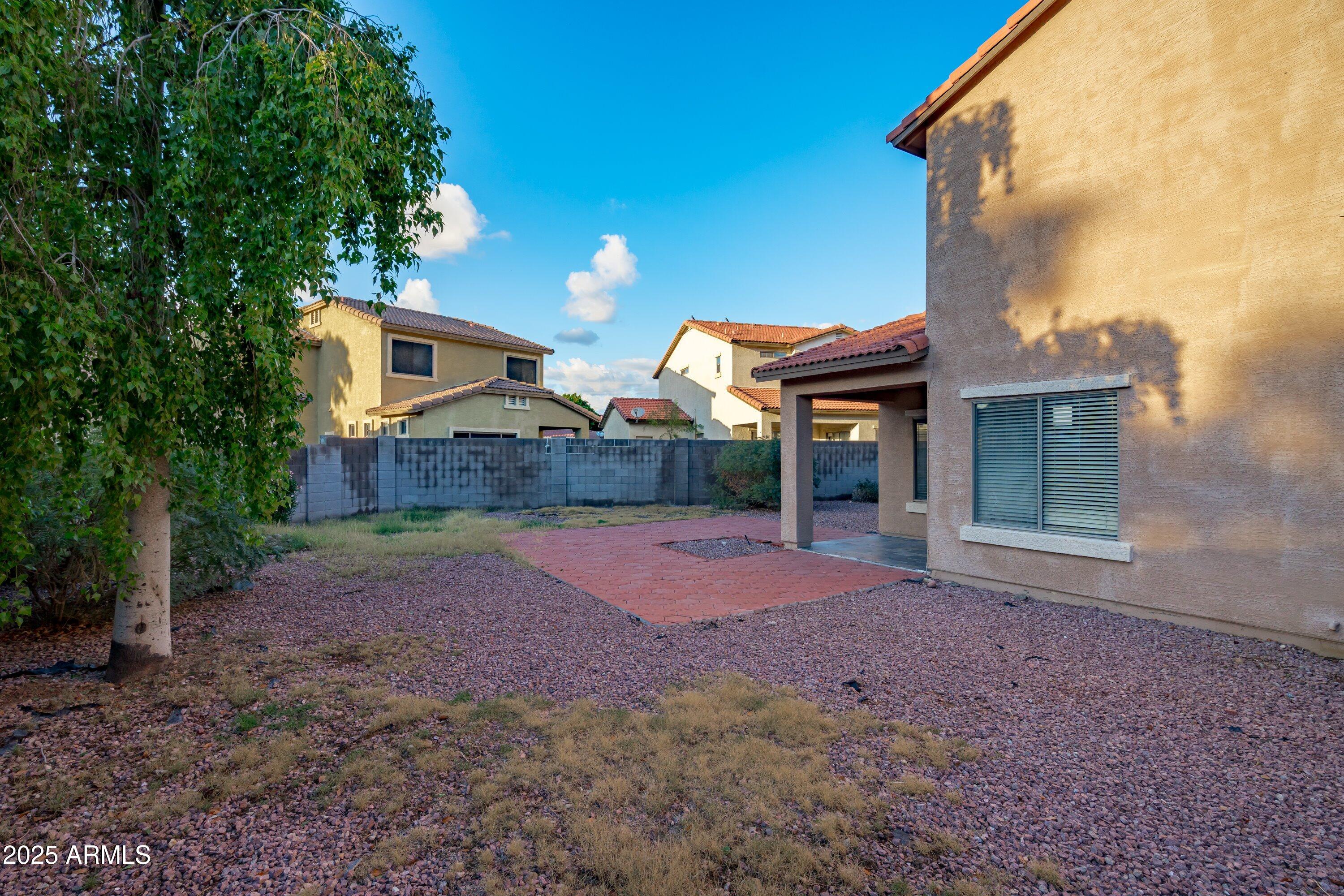 5174 W LAUREL Avenue