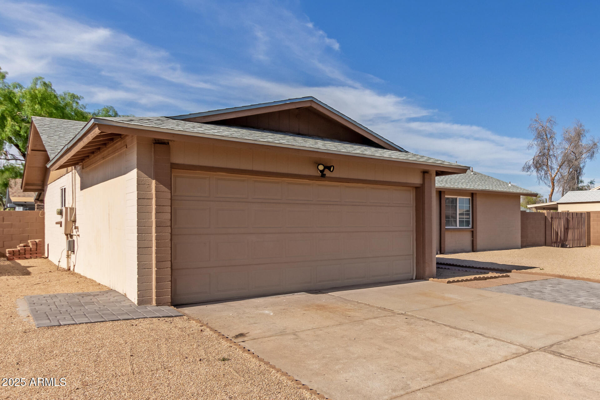 1002 W VILLA RITA Drive