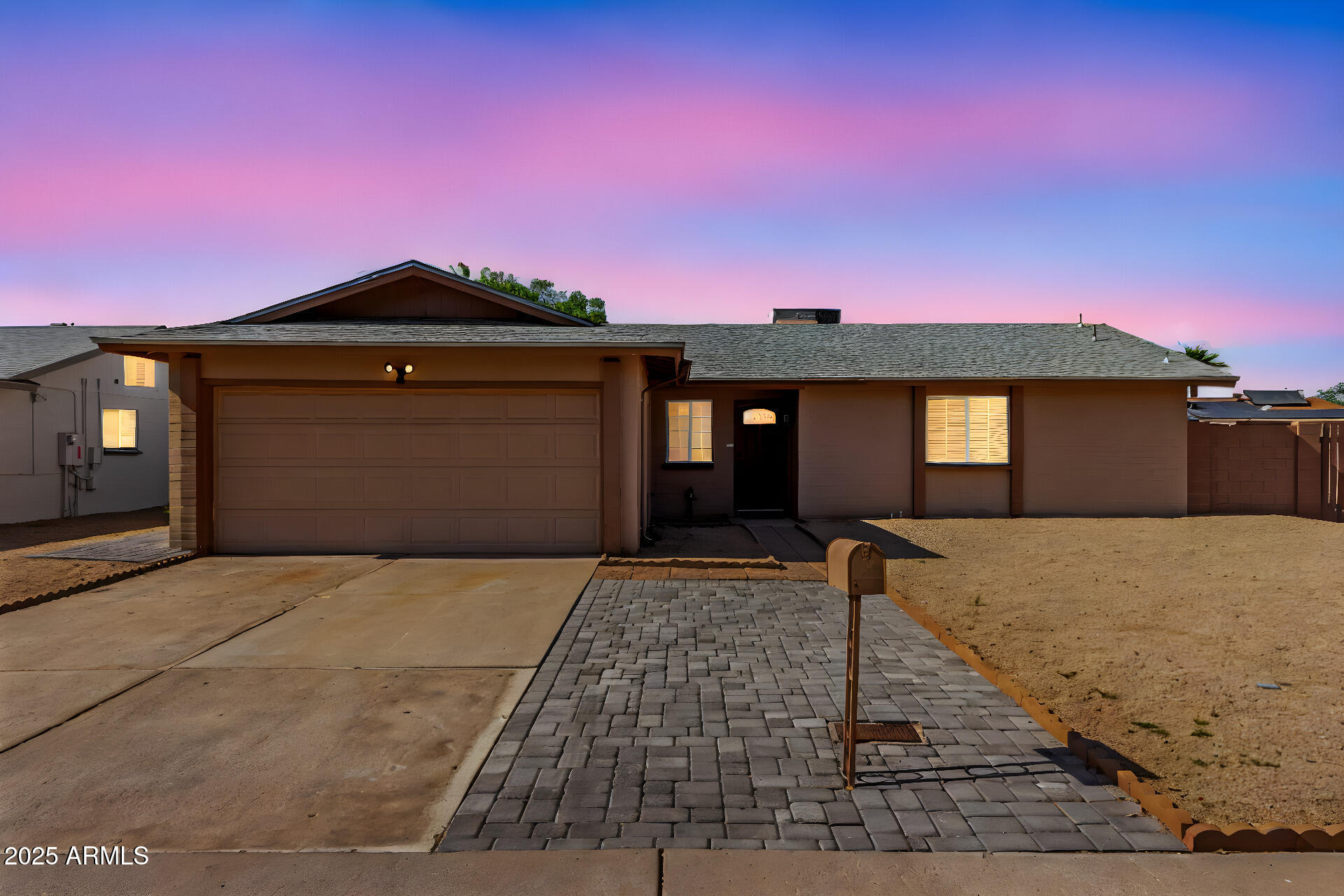 1002 W VILLA RITA Drive