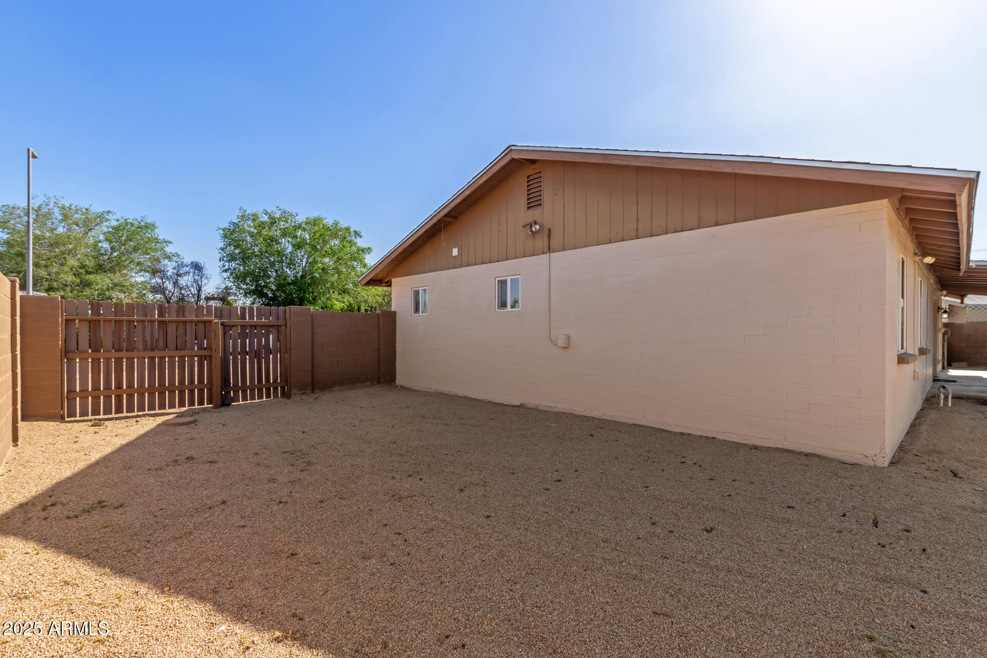 1002 W VILLA RITA Drive