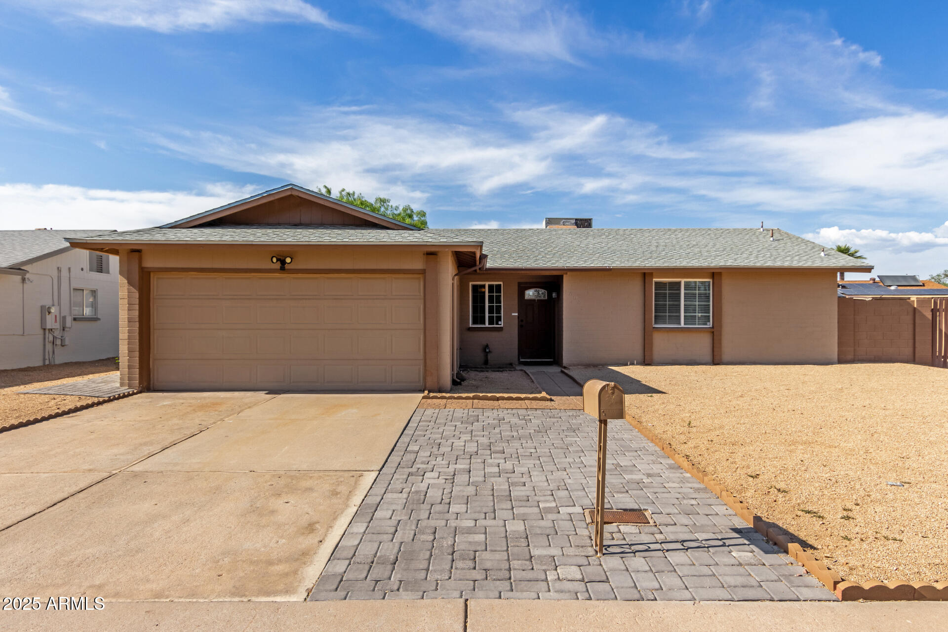 1002 W VILLA RITA Drive