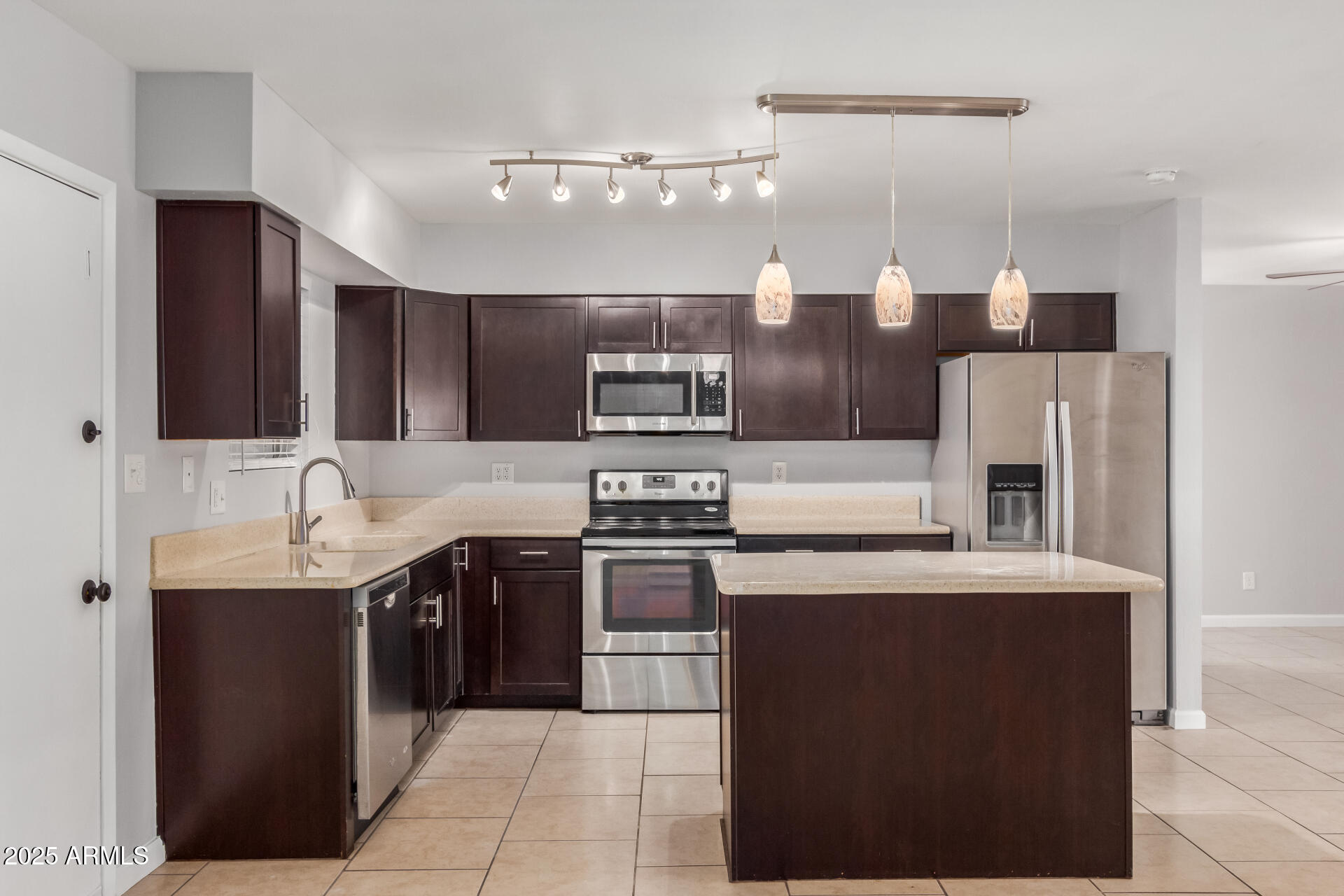 1002 W VILLA RITA Drive