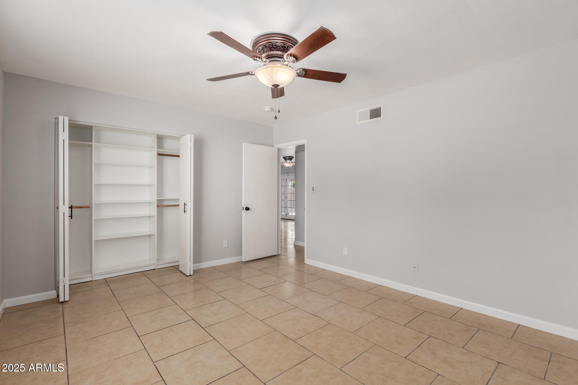 1002 W VILLA RITA Drive