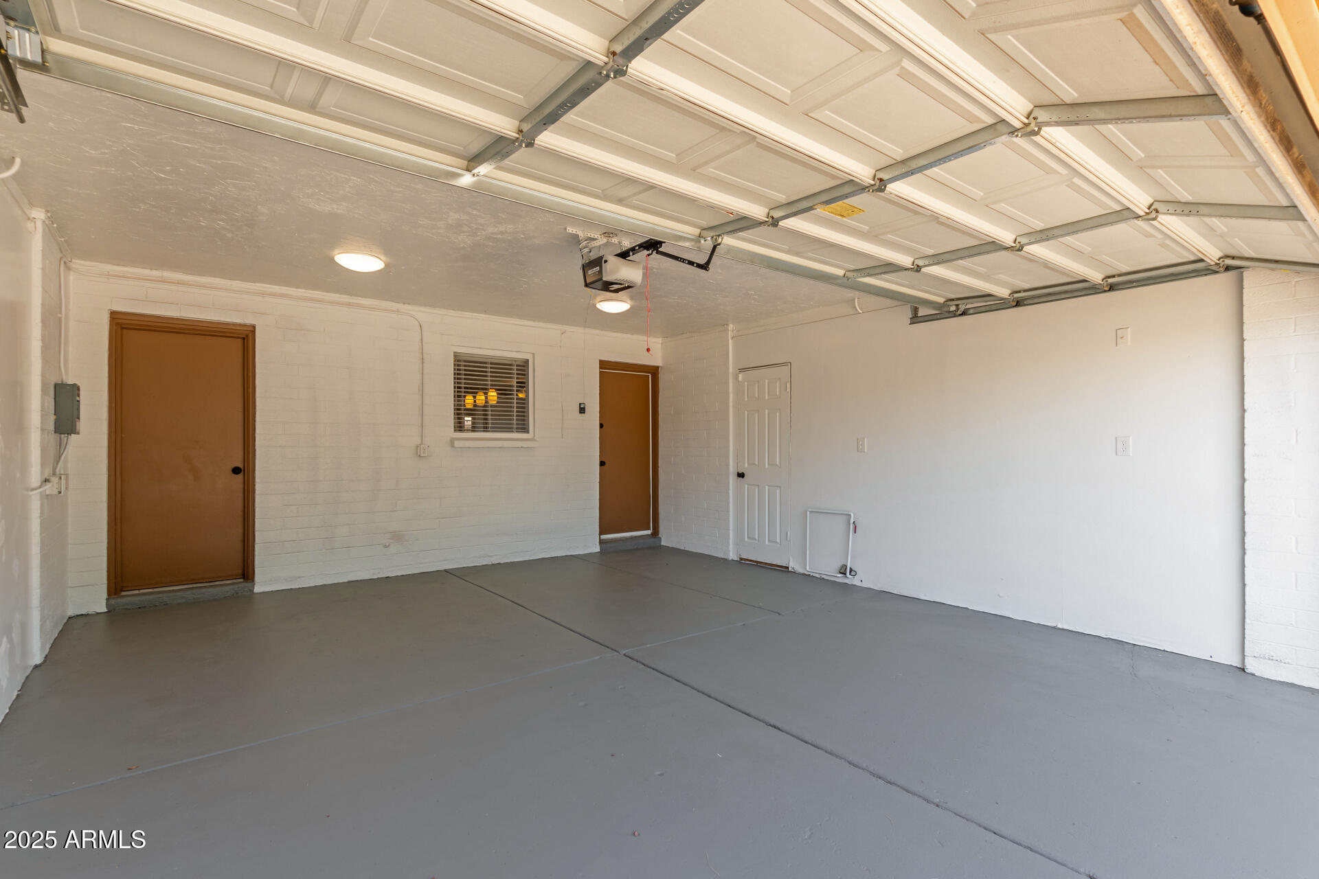 1002 W VILLA RITA Drive